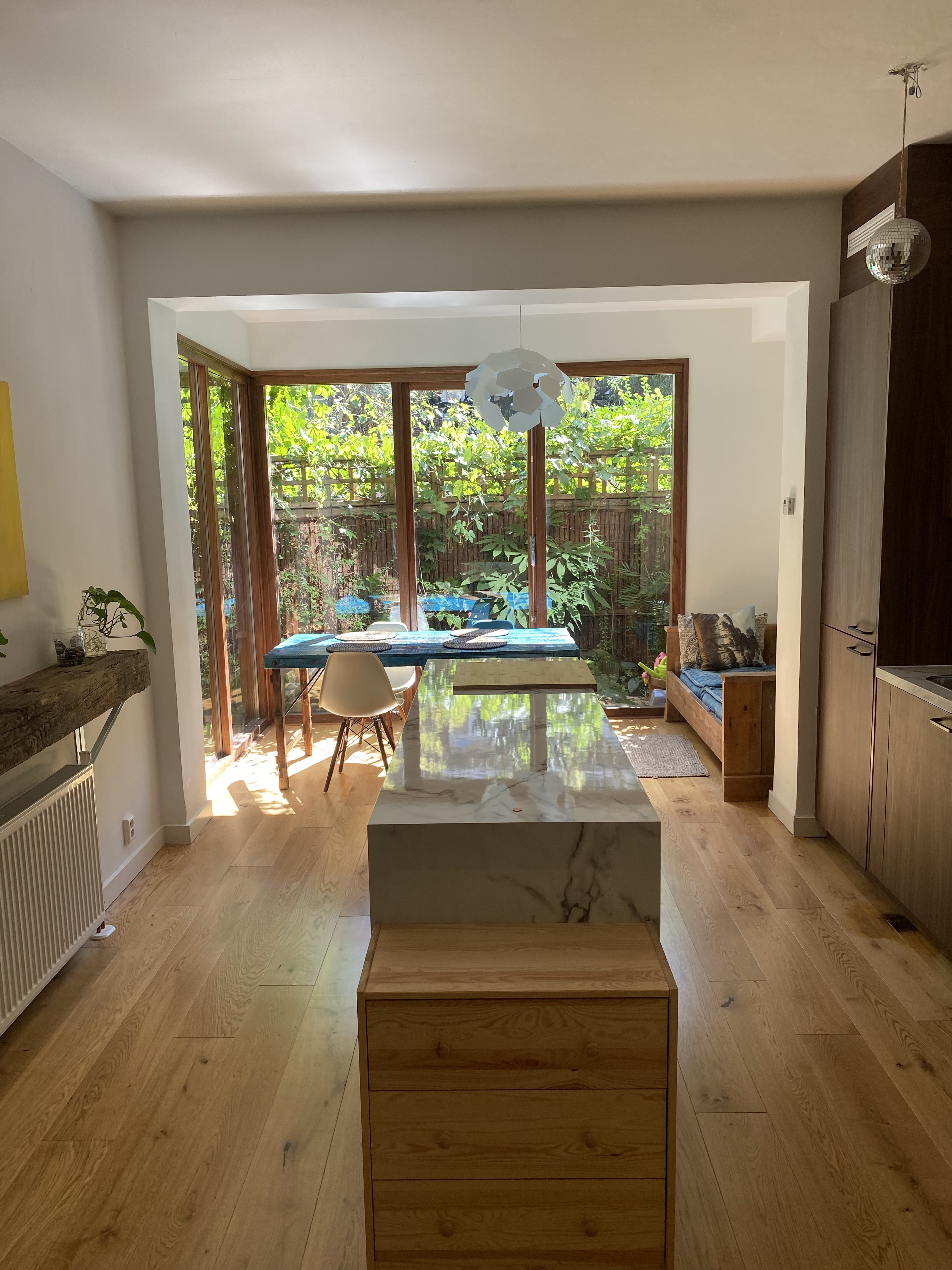 Beautiful apartment with patio on canal — Amsterdam stay