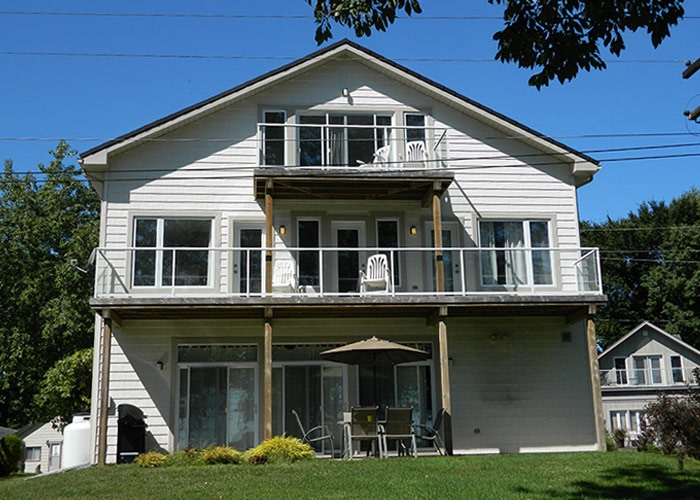 Luxury waterfront 6 bedroom  cottage on the beach