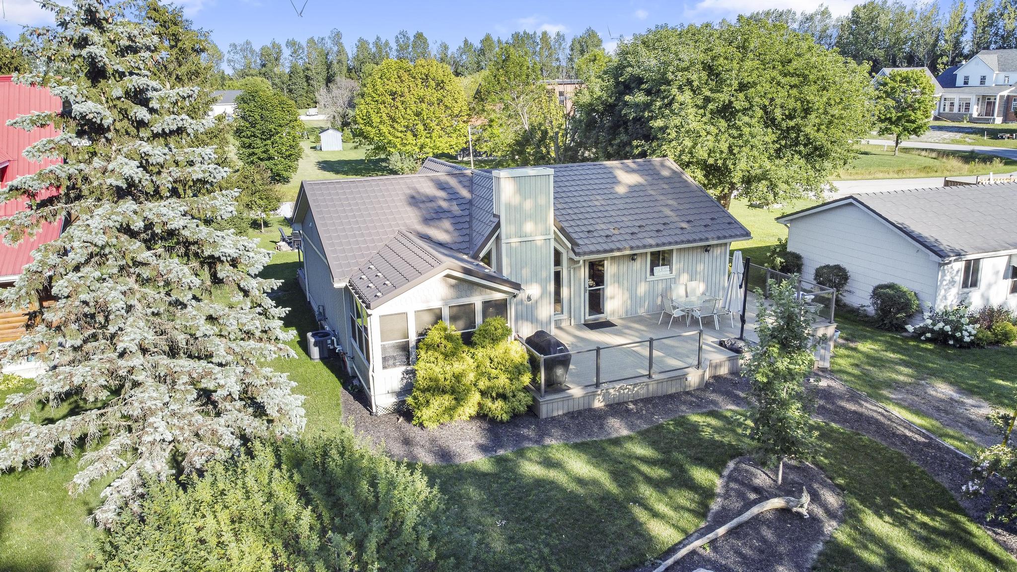 Sunview 3Bedroom Cottage North of Grand Bend Cottages for Rent in