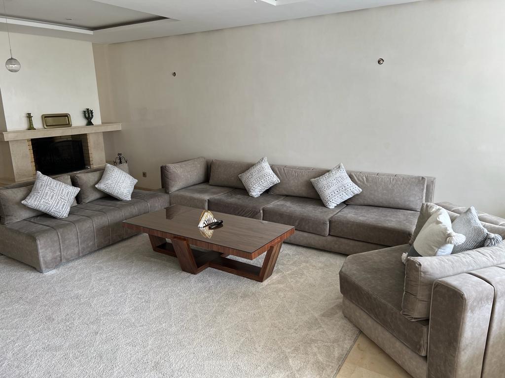 Beautiful apartment with a pool and well secured. Condominiums for