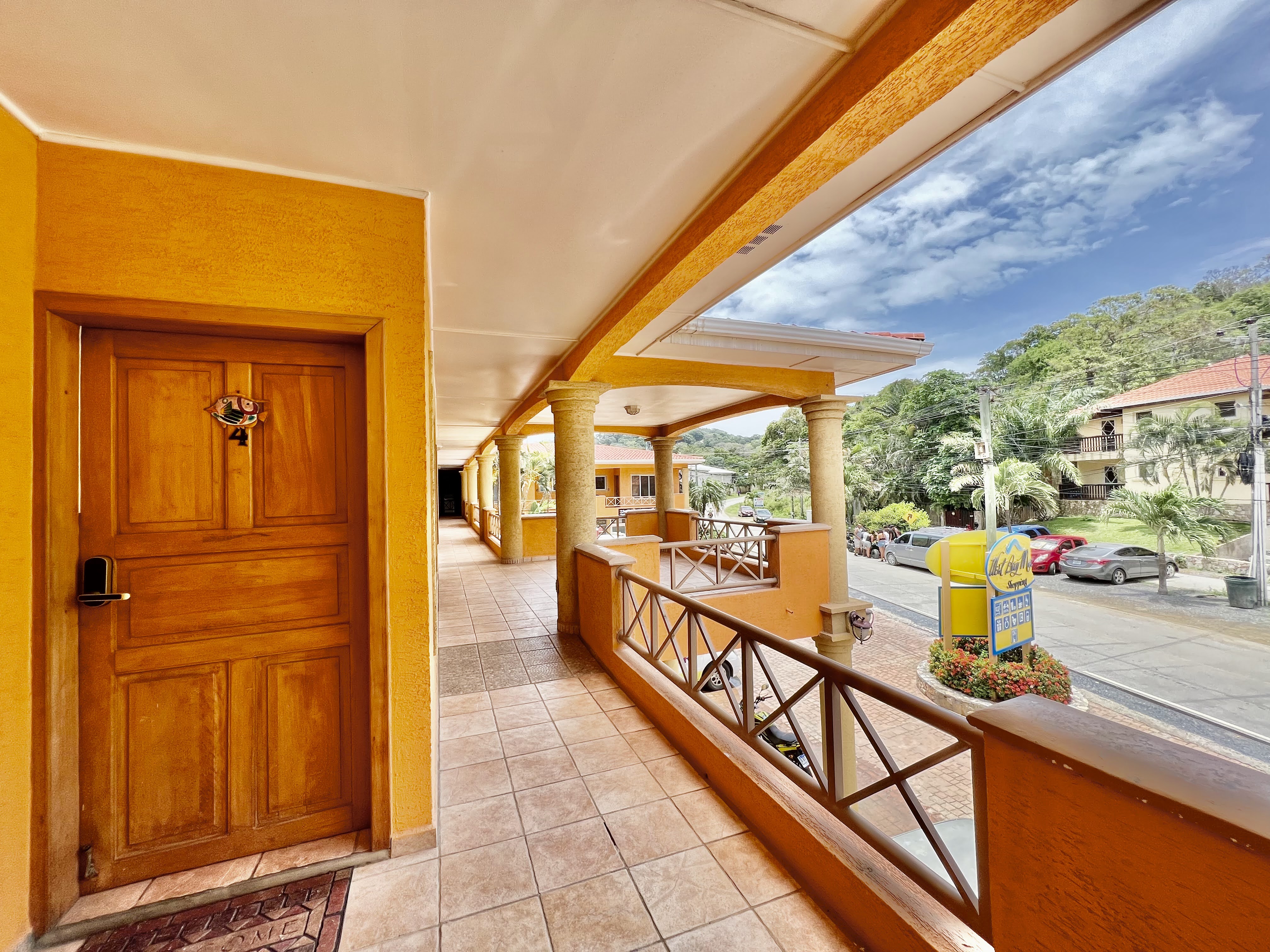 Sea Breeze @ West Bay - Prime Location!