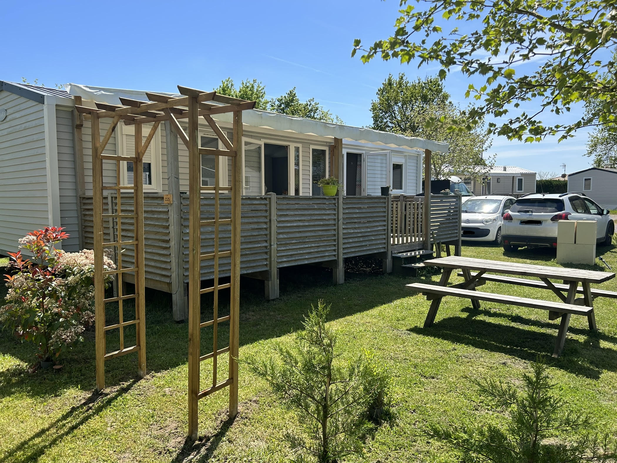 Mobilhome at Aureilhan Lake near Mimizan