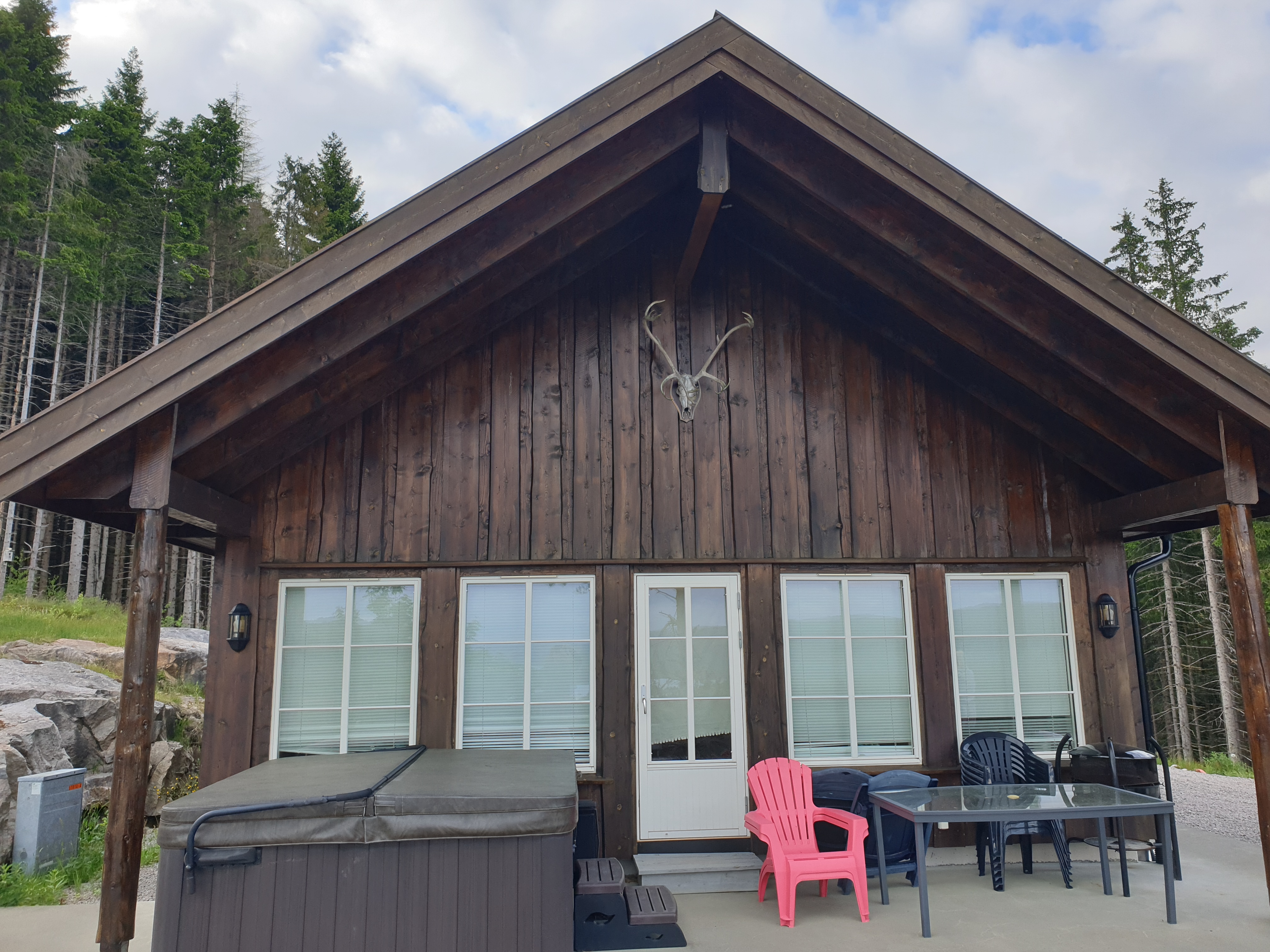 Fully equipped cabin with a view in quiet surroundings