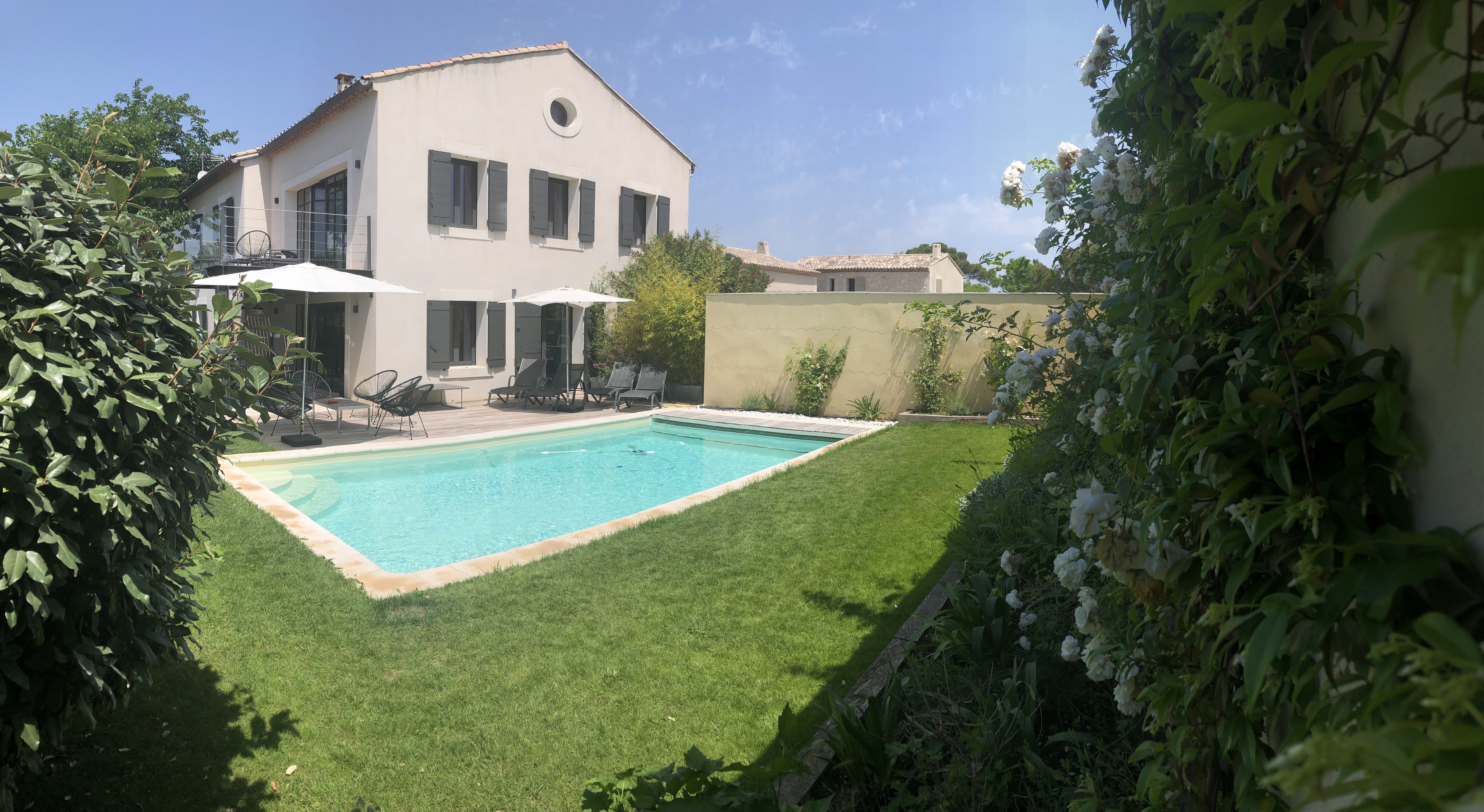 Contemporary house in Eygalières village