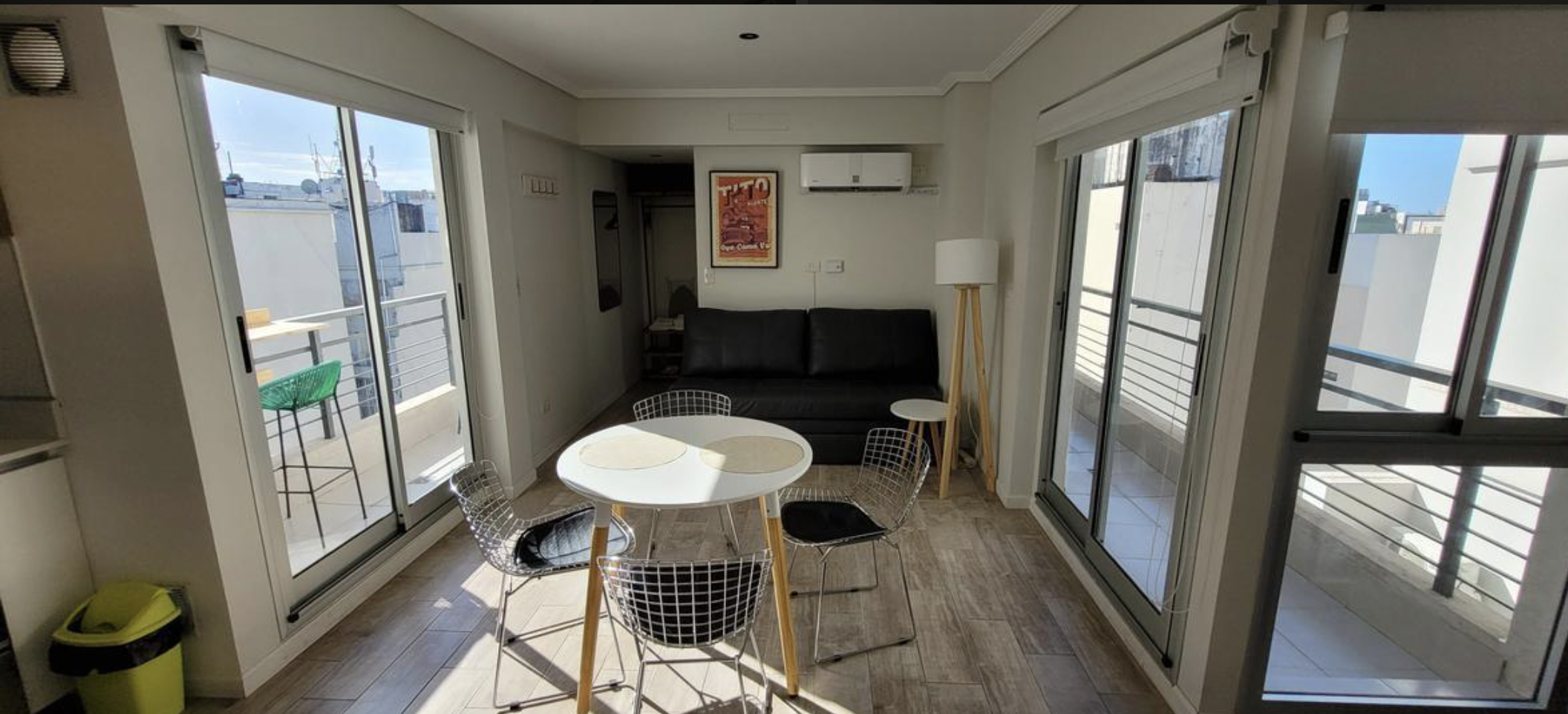 Two balconies, lots of light, equipped and in a great location