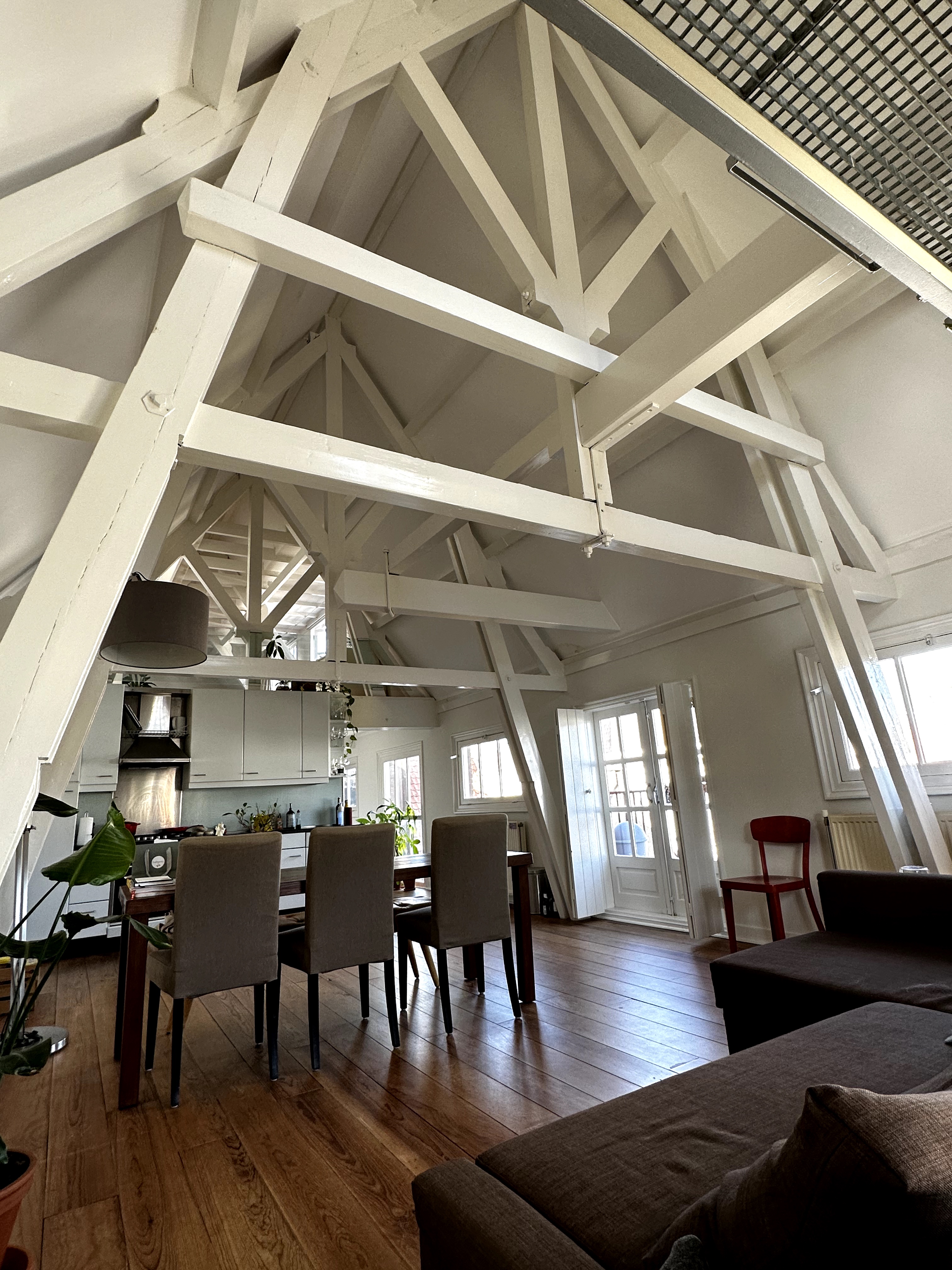 Lovely 2-bedroom city-center loft with balcony — The Hague stay