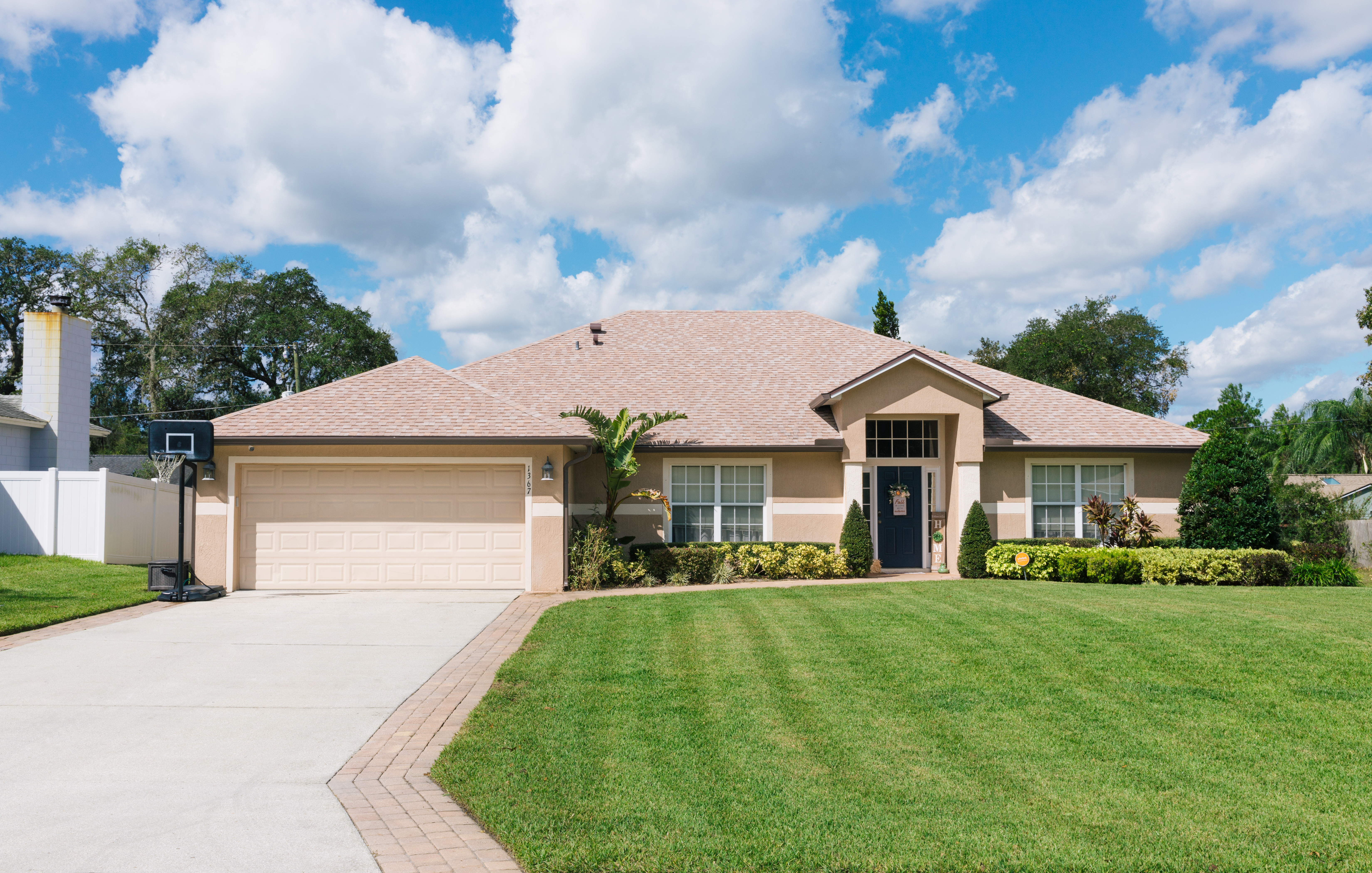 Home Away From Home-Spacious 8 Guests Pool Home