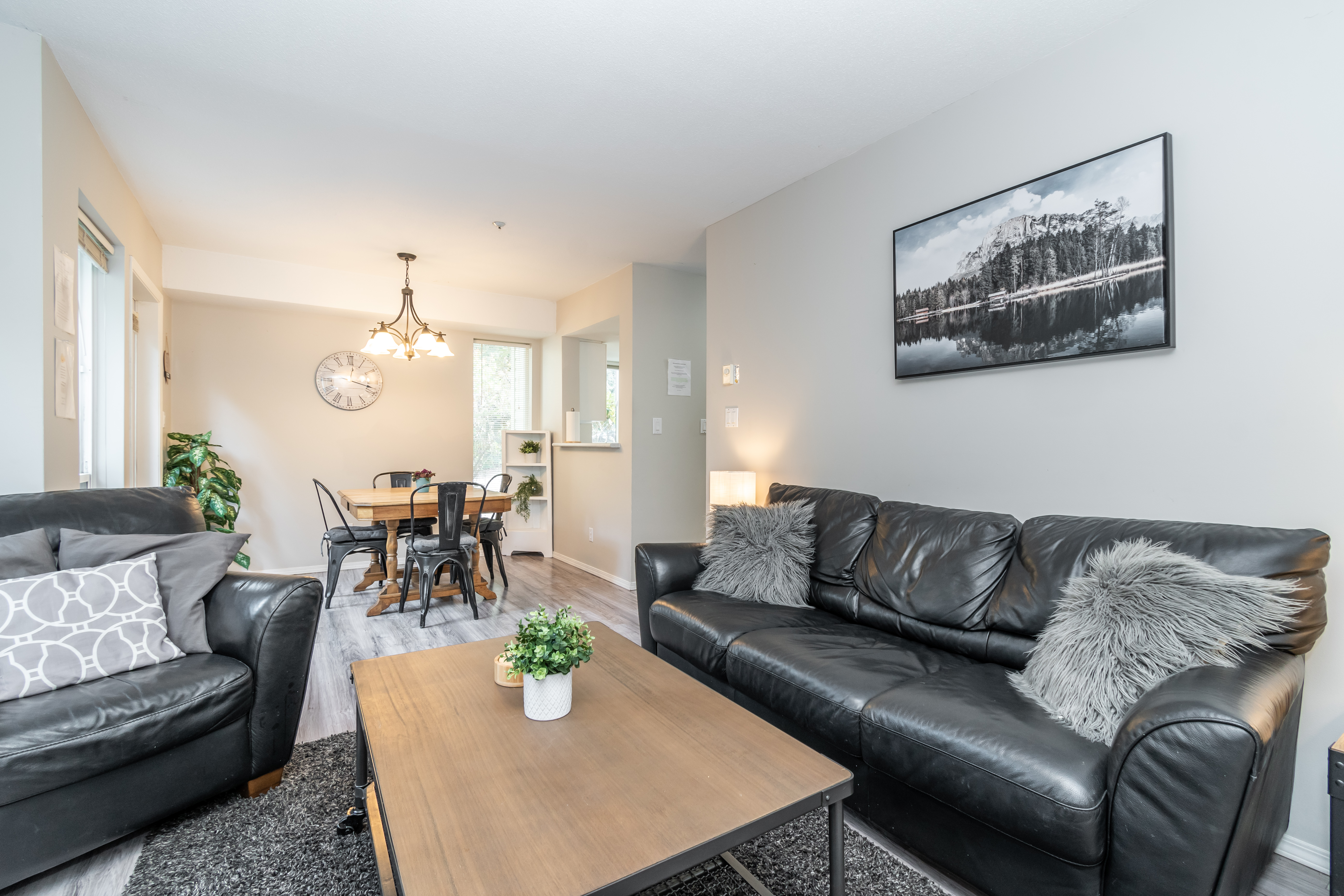 Bright and Spacious 3 Bed Townhouse