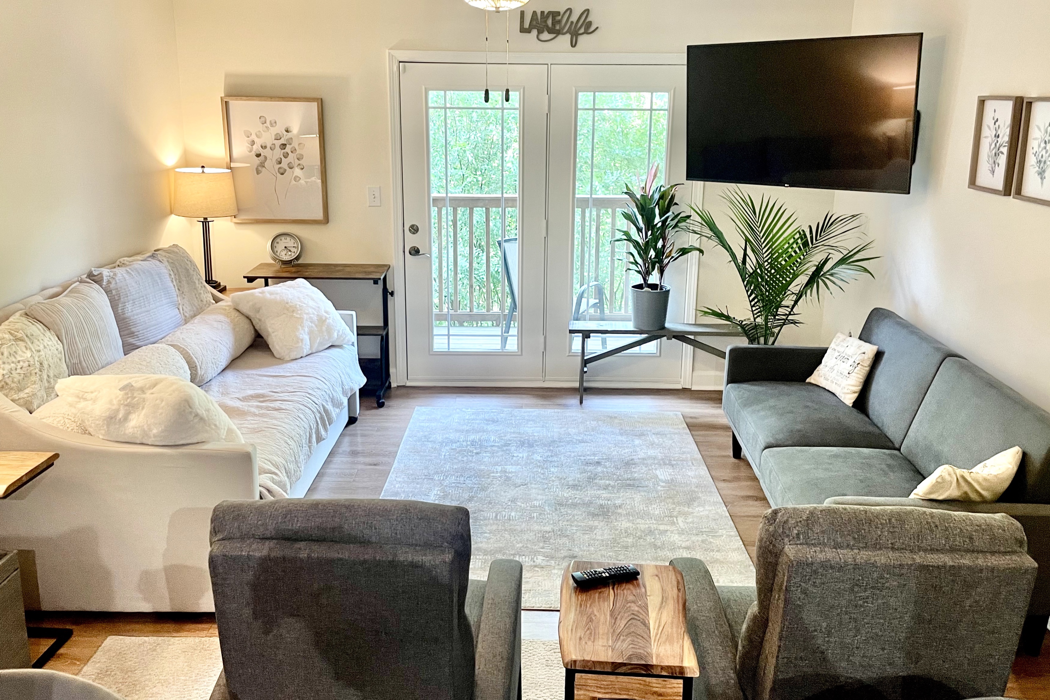 Lakefront Clemson Retreat - 4 bedroom & 4 bathroom