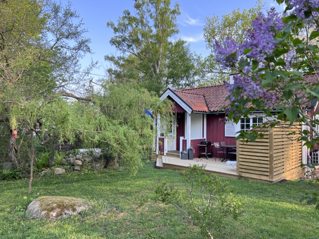Cottage near the beach, close to nature & shopping