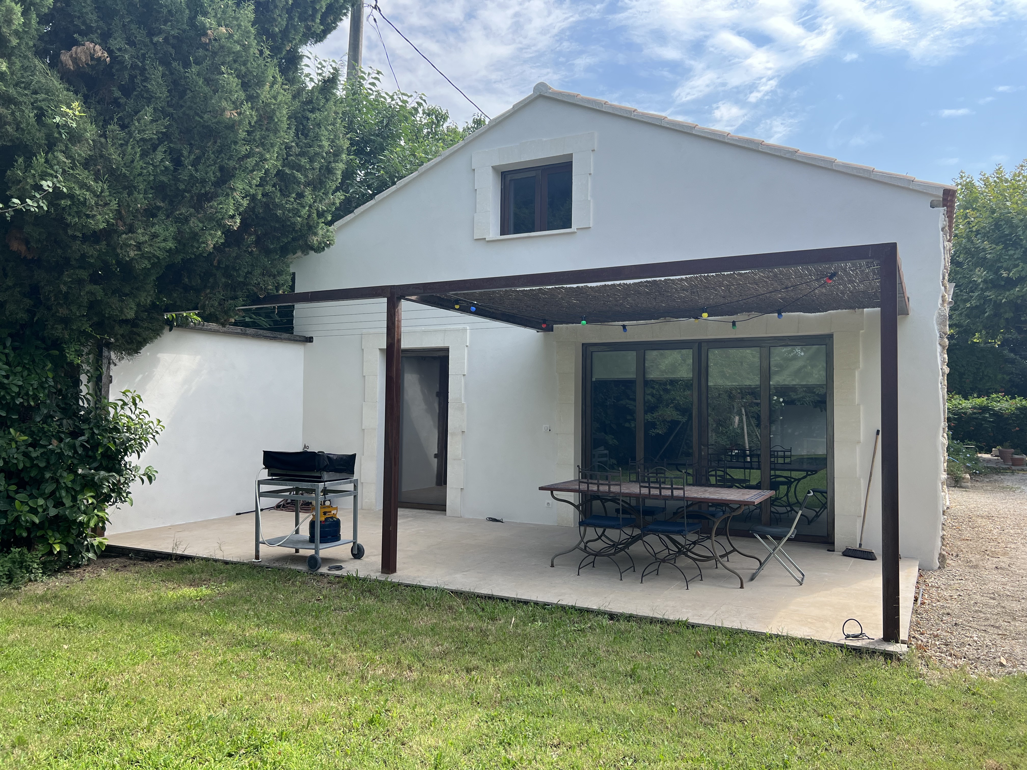 Countryside house with garden and private parking