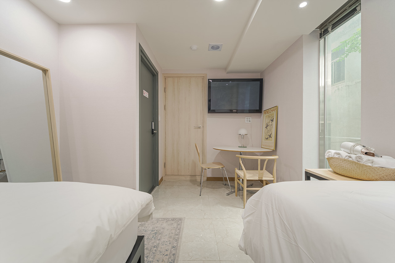 SSH_Dongdaemun Basic Room(2) / 여행은 살아보는거야 Junggu şehrinde Kiralık