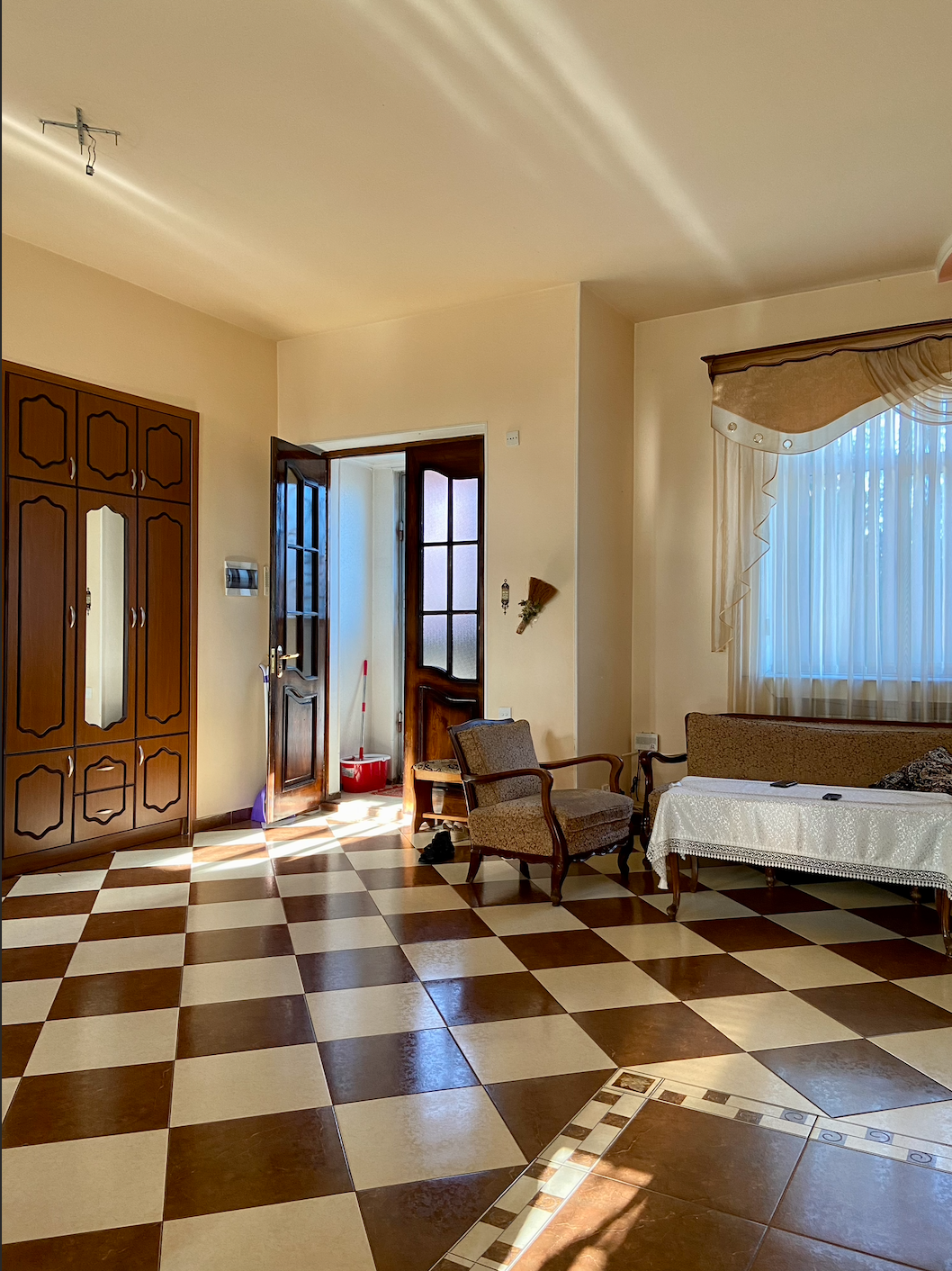 Single bedroom in a central spacious house