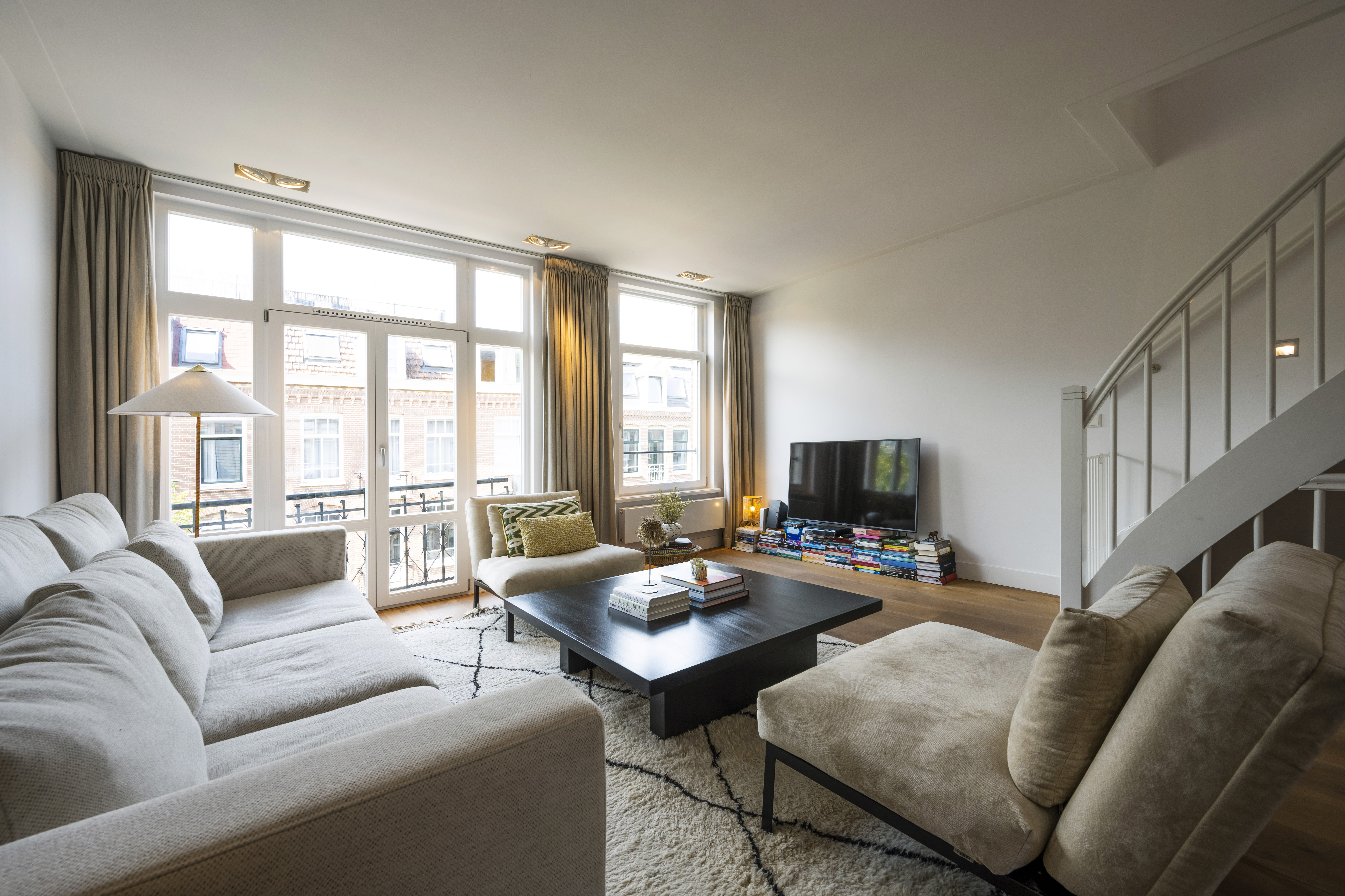 Spacious 3-rooms apartment (110m2) near Vondelpark โ Amsterdam stay
