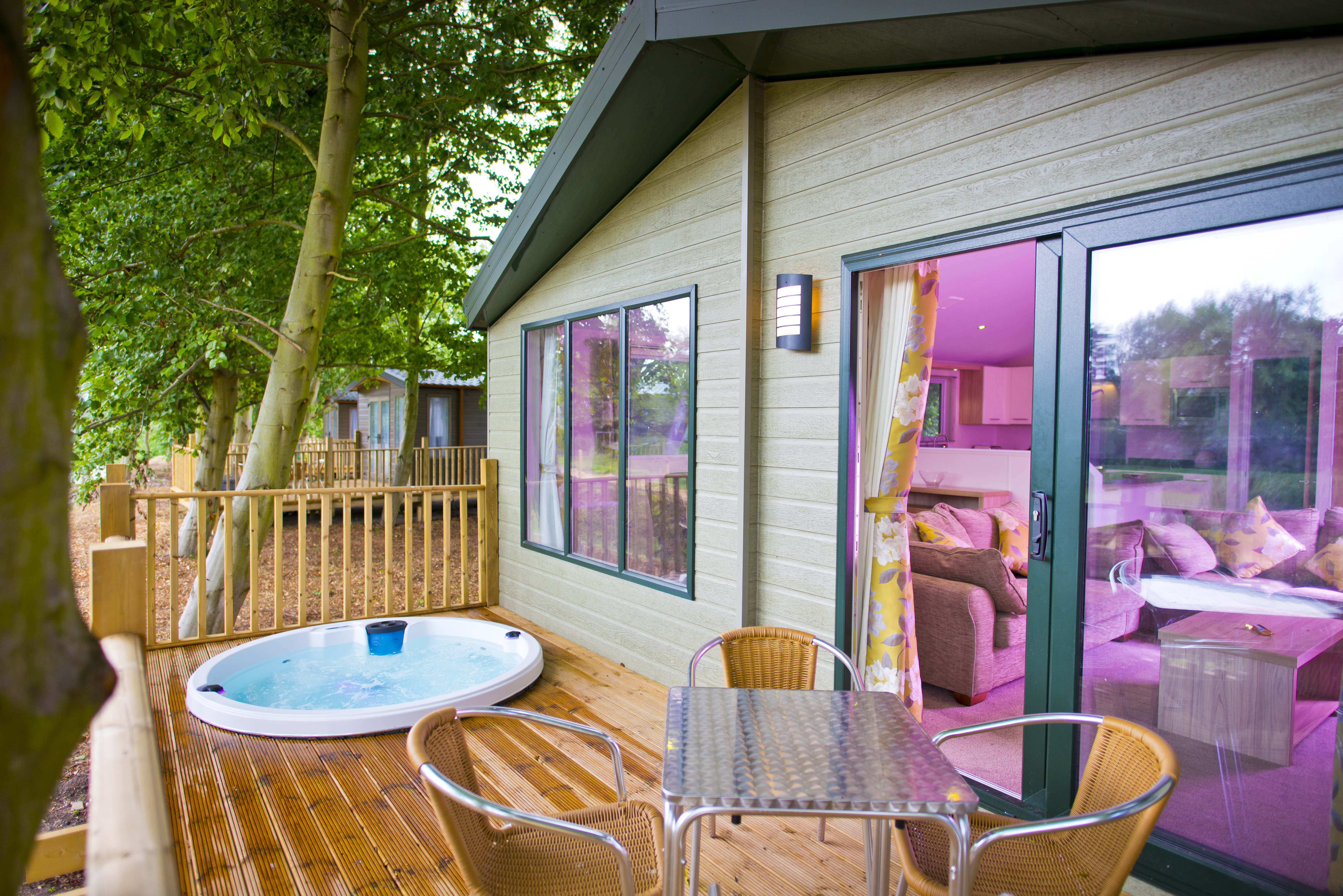 Lodge 9  - 2Bed (sleeps 4) with Hot tub - No Pets