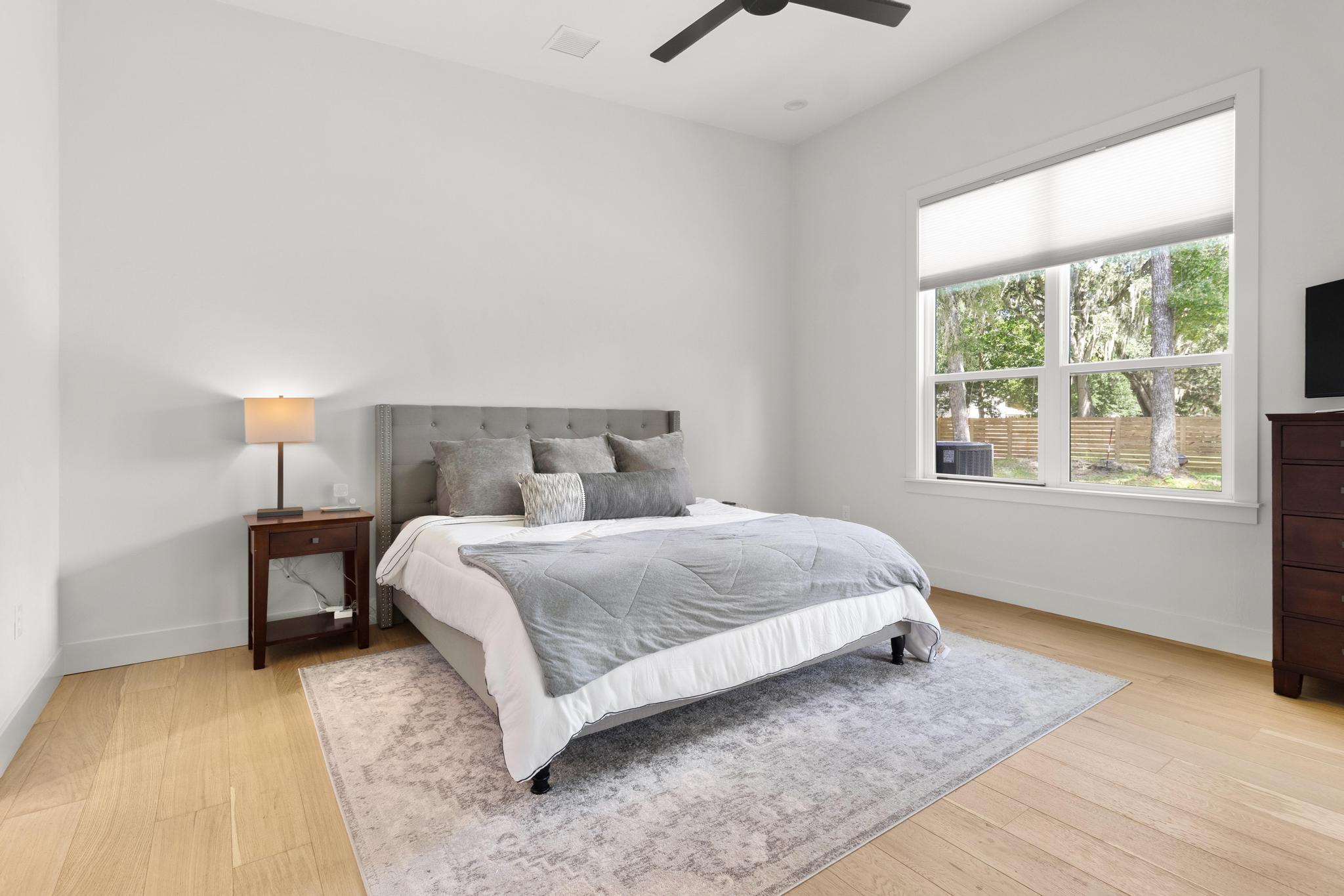 ¡Trampolín y parrilla! ¡Nueva construcción céntrica y moderna! Casas