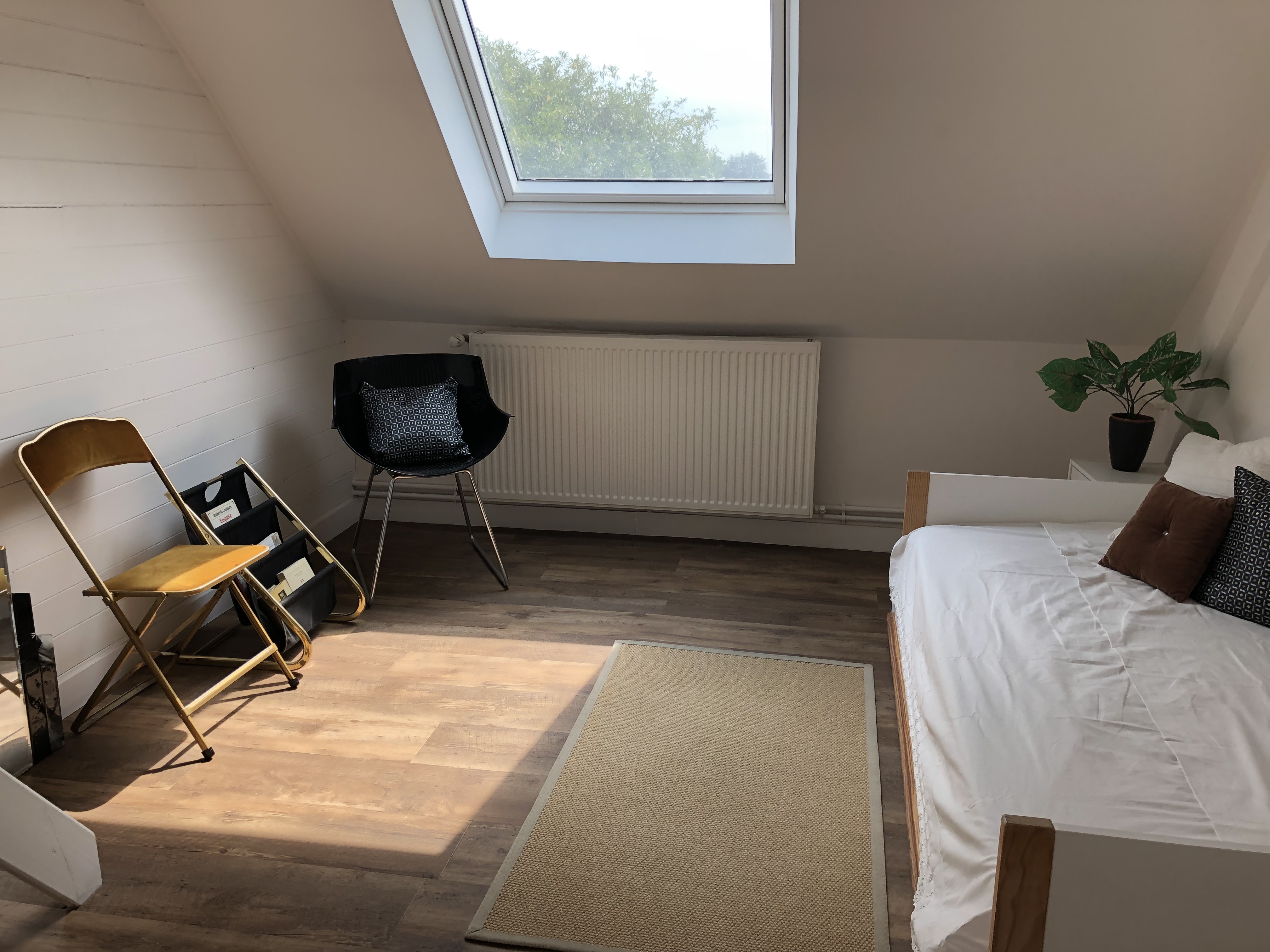 Bedroom (3) with mezzanine and river view