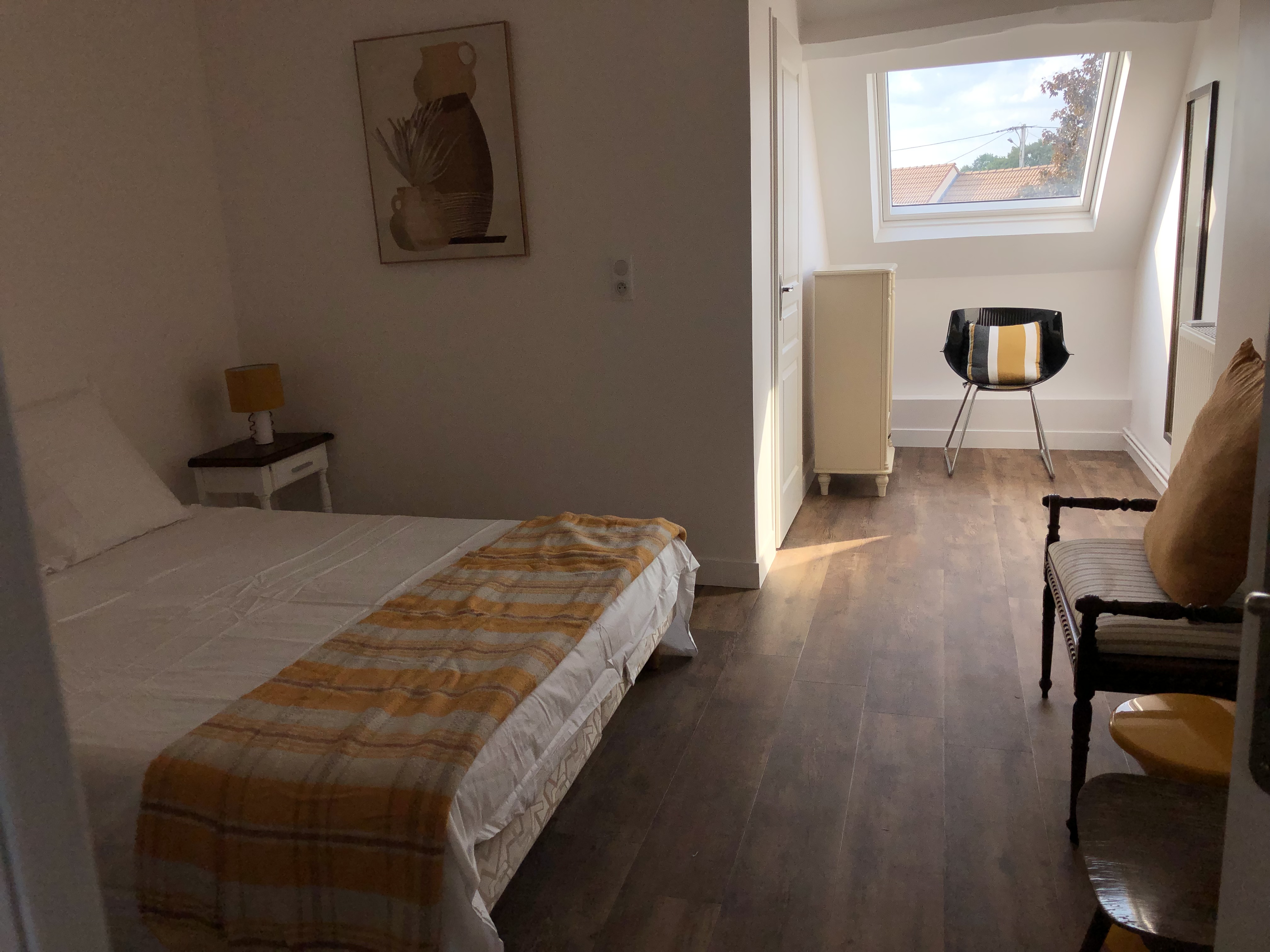 Comfortable bedroom (1) with private bathroom