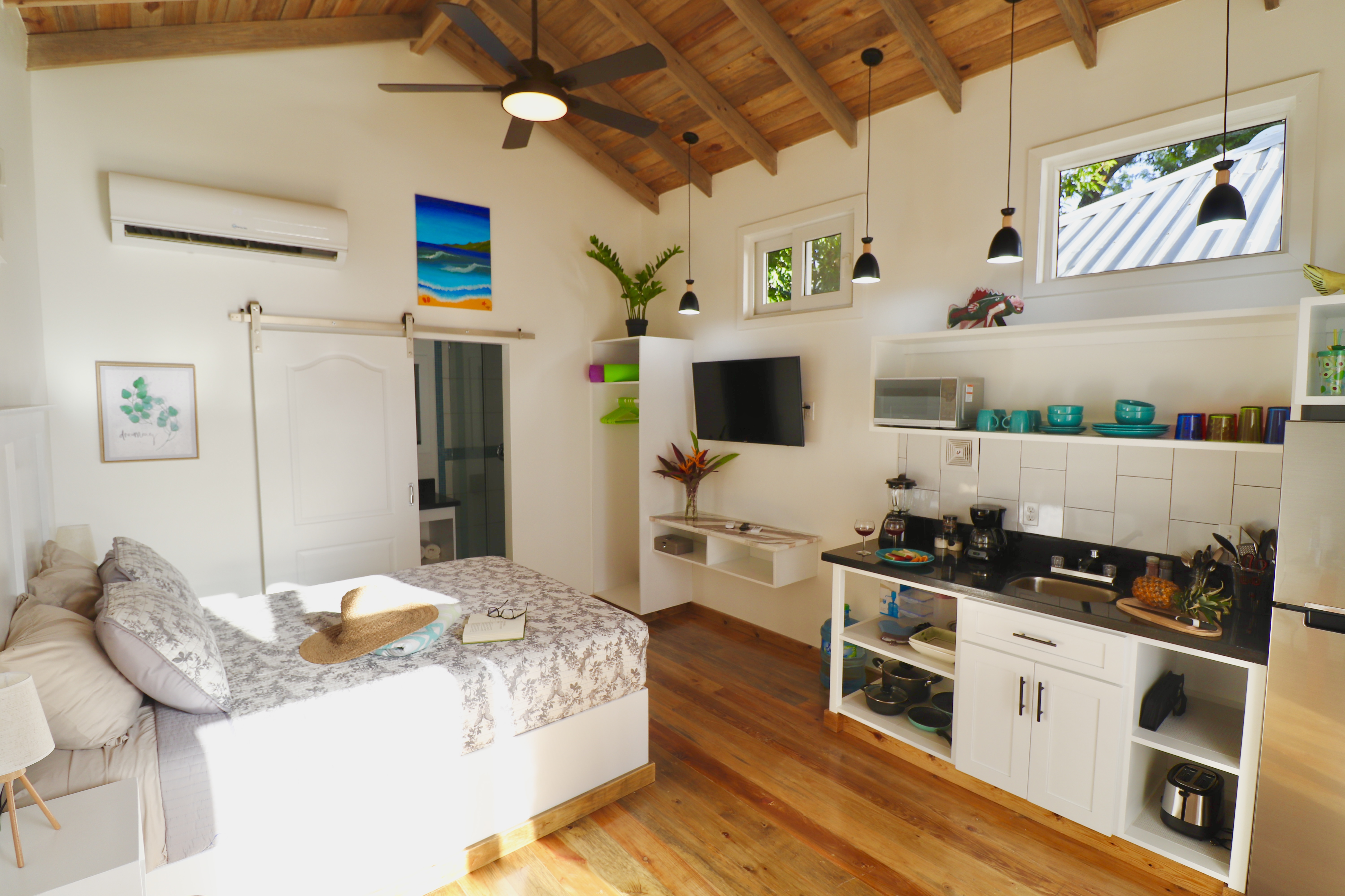 C2-Adorable studio style casita