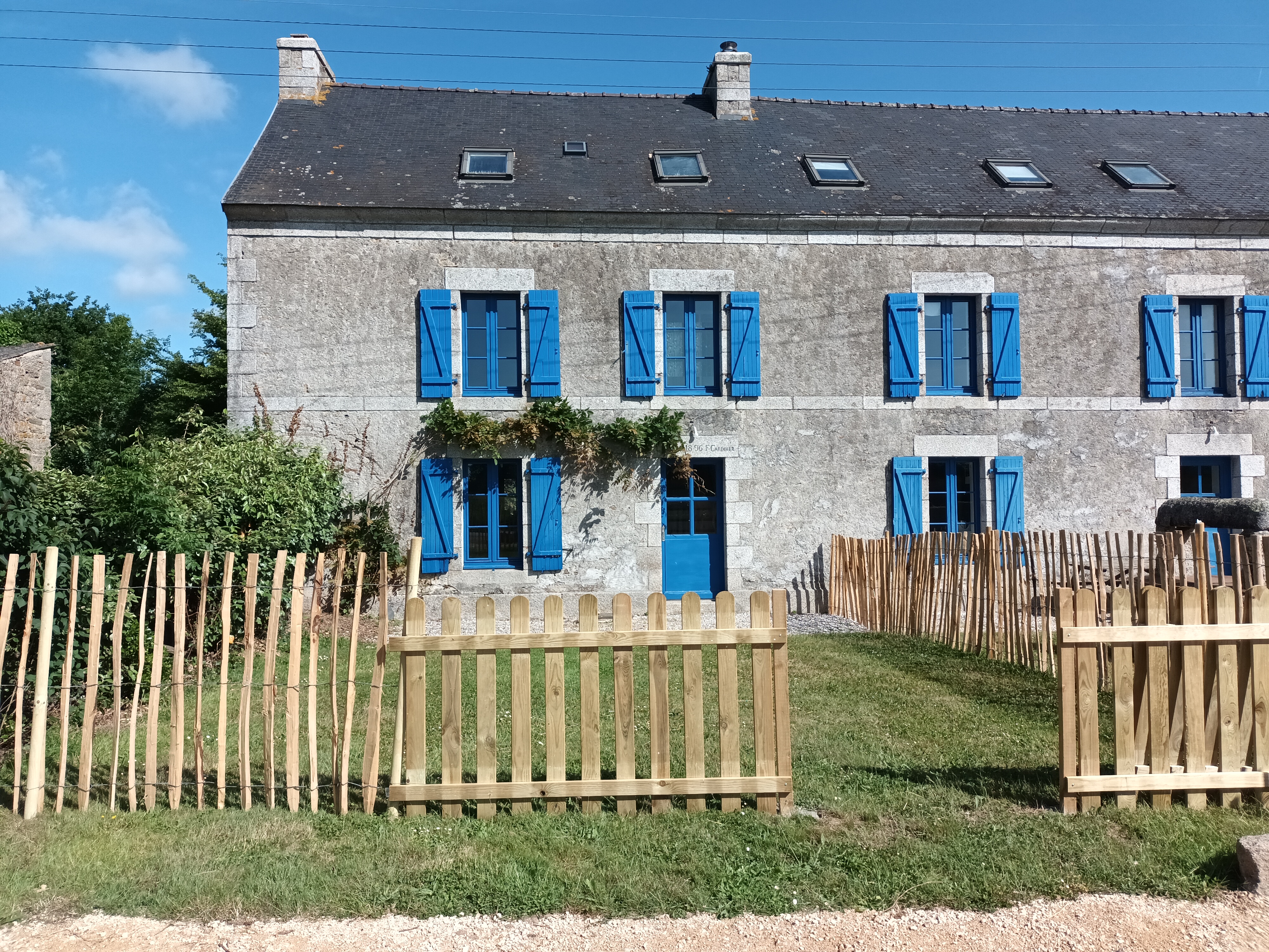 Gîte des pierres debout