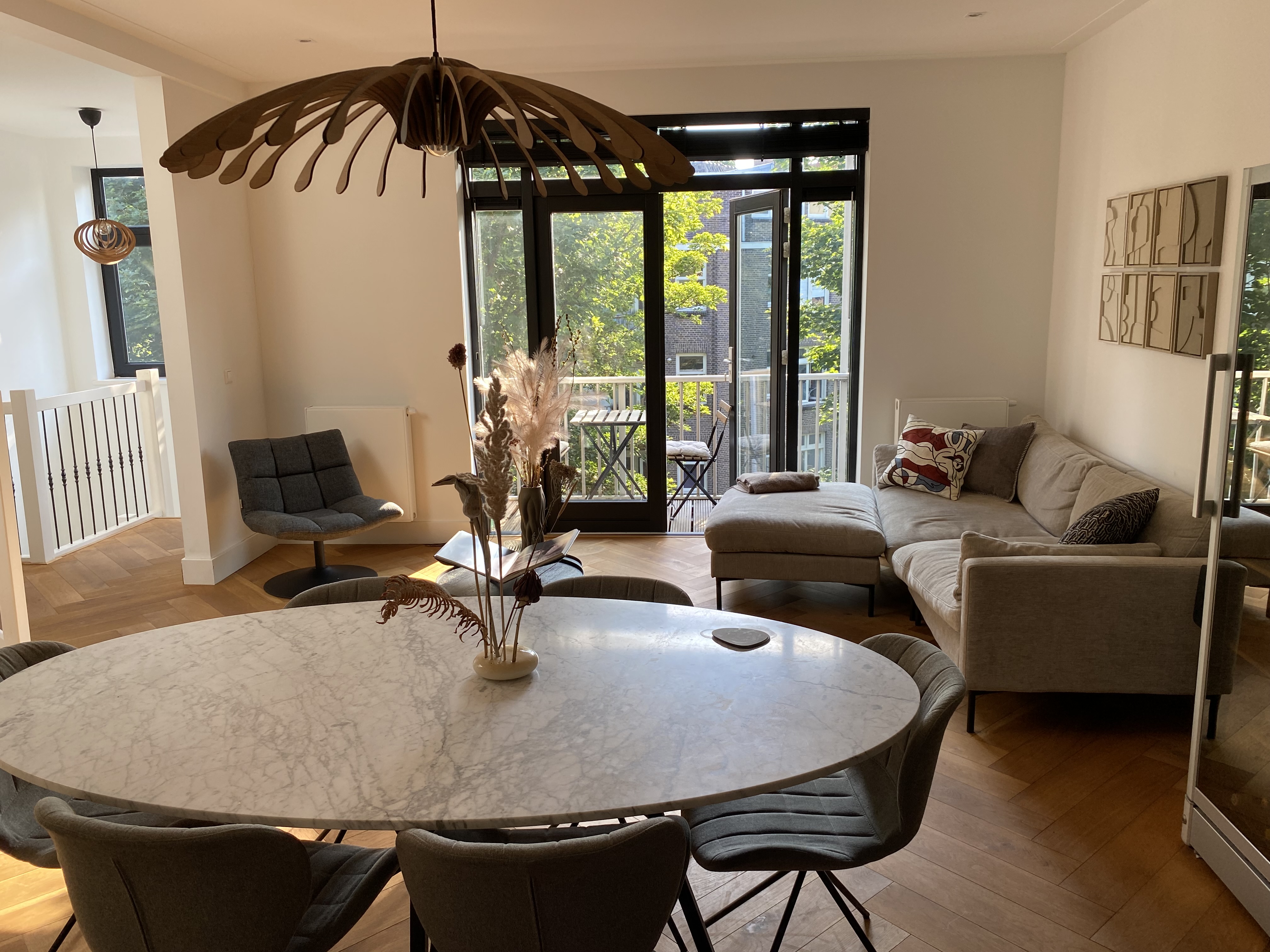 Modern apartment with terrace next to Vondelpark โ Amsterdam stay