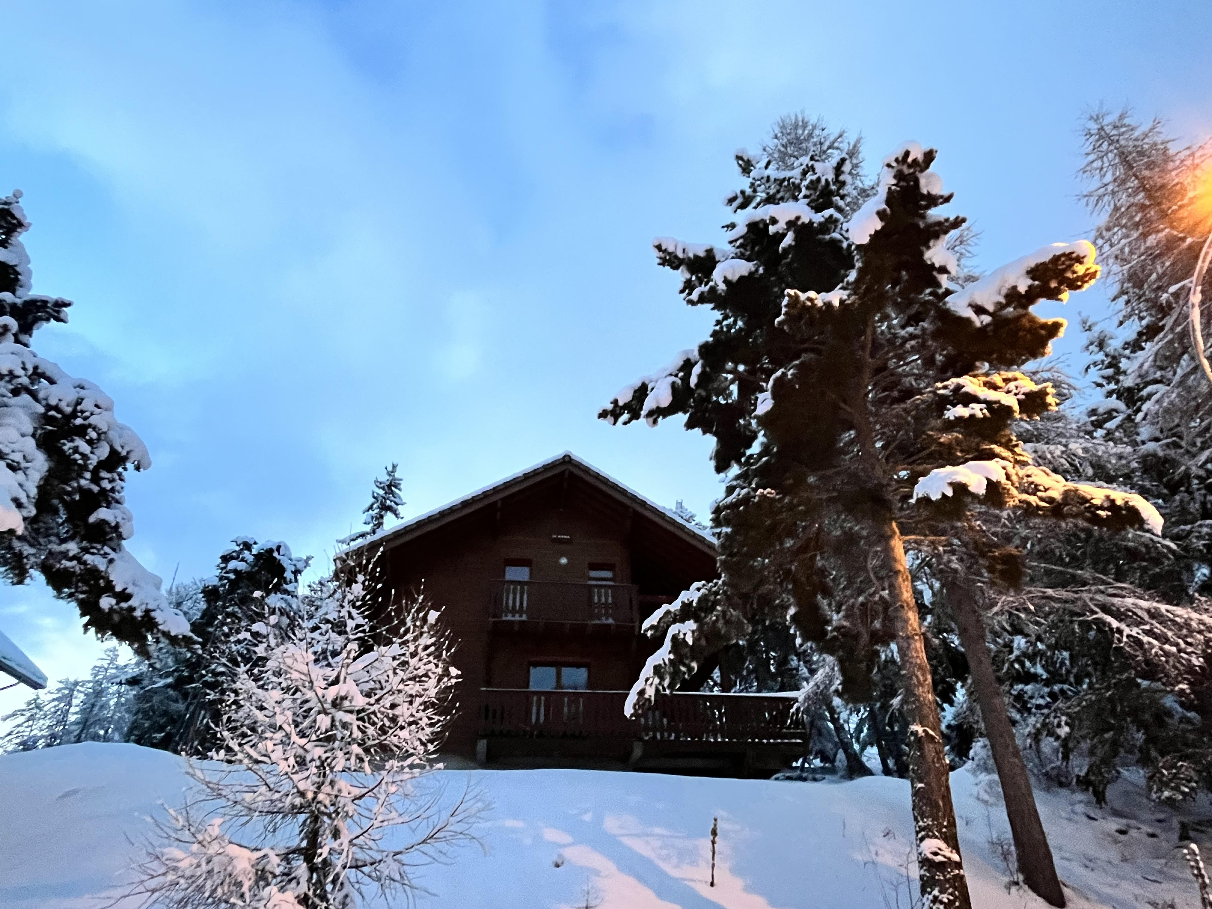 Chalet 7 to 9 people in the middle of the resort