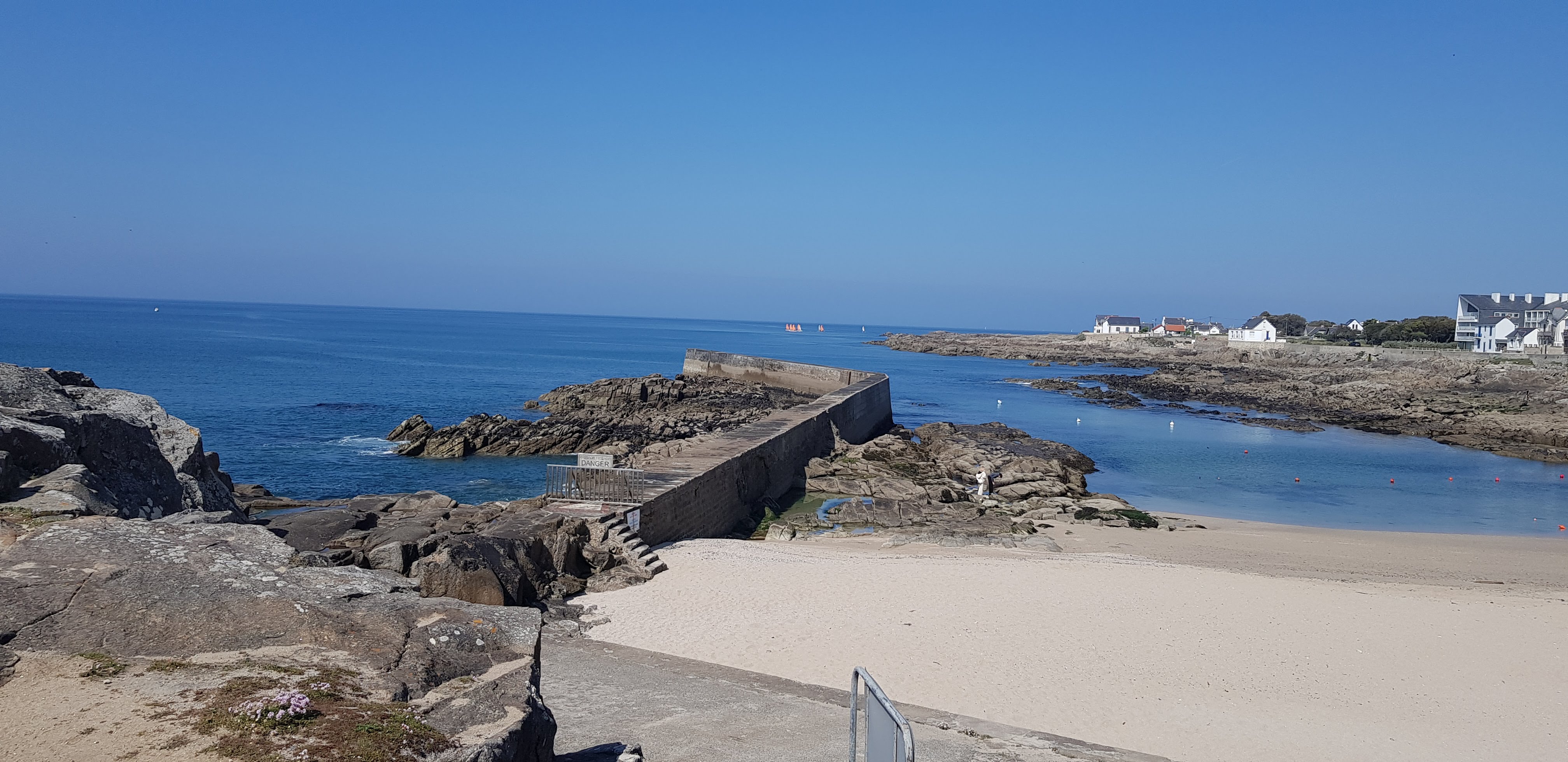 Stunning sea-facing studio in Batz sur mer