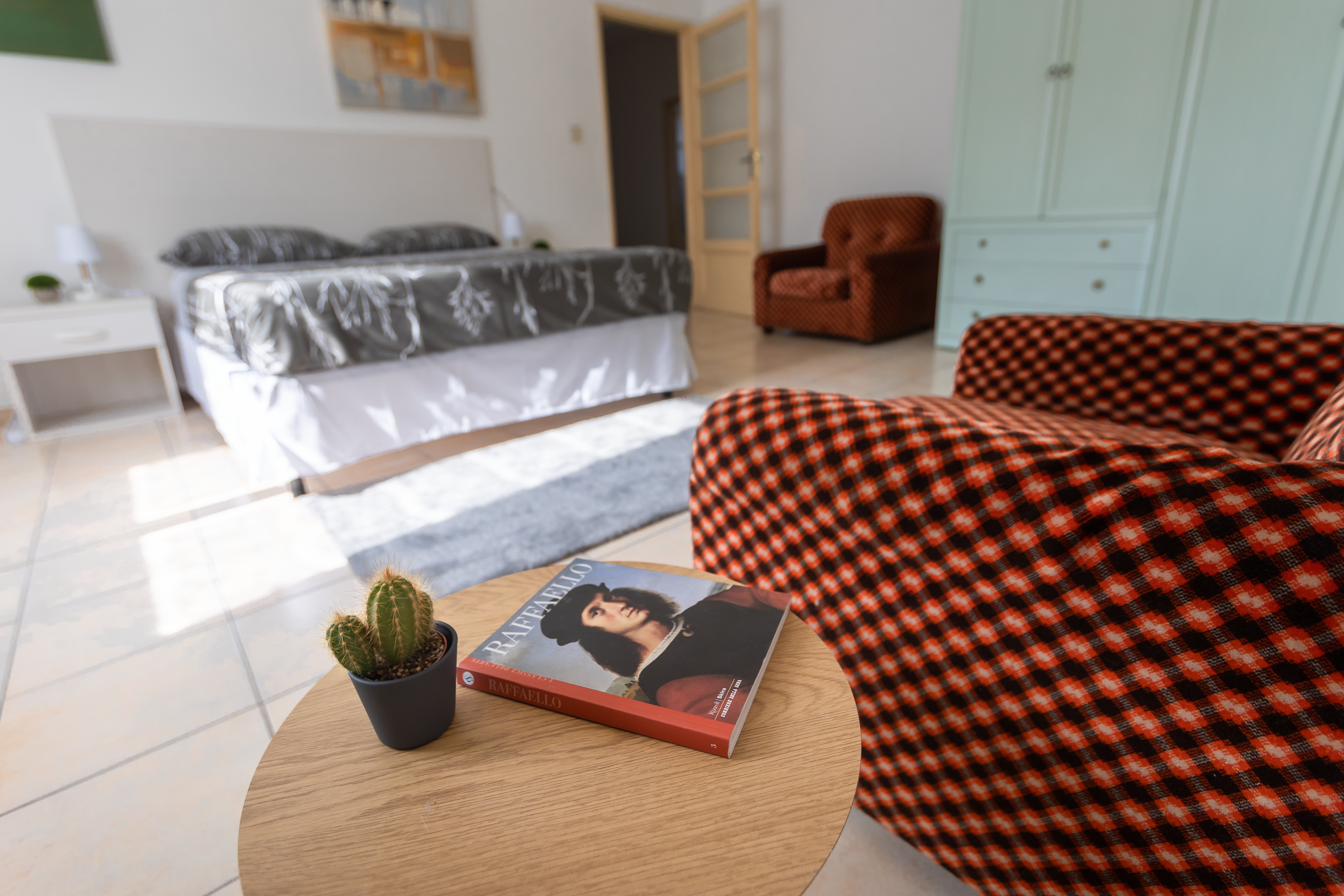 Wide apartment in the city center [House of Poet]
