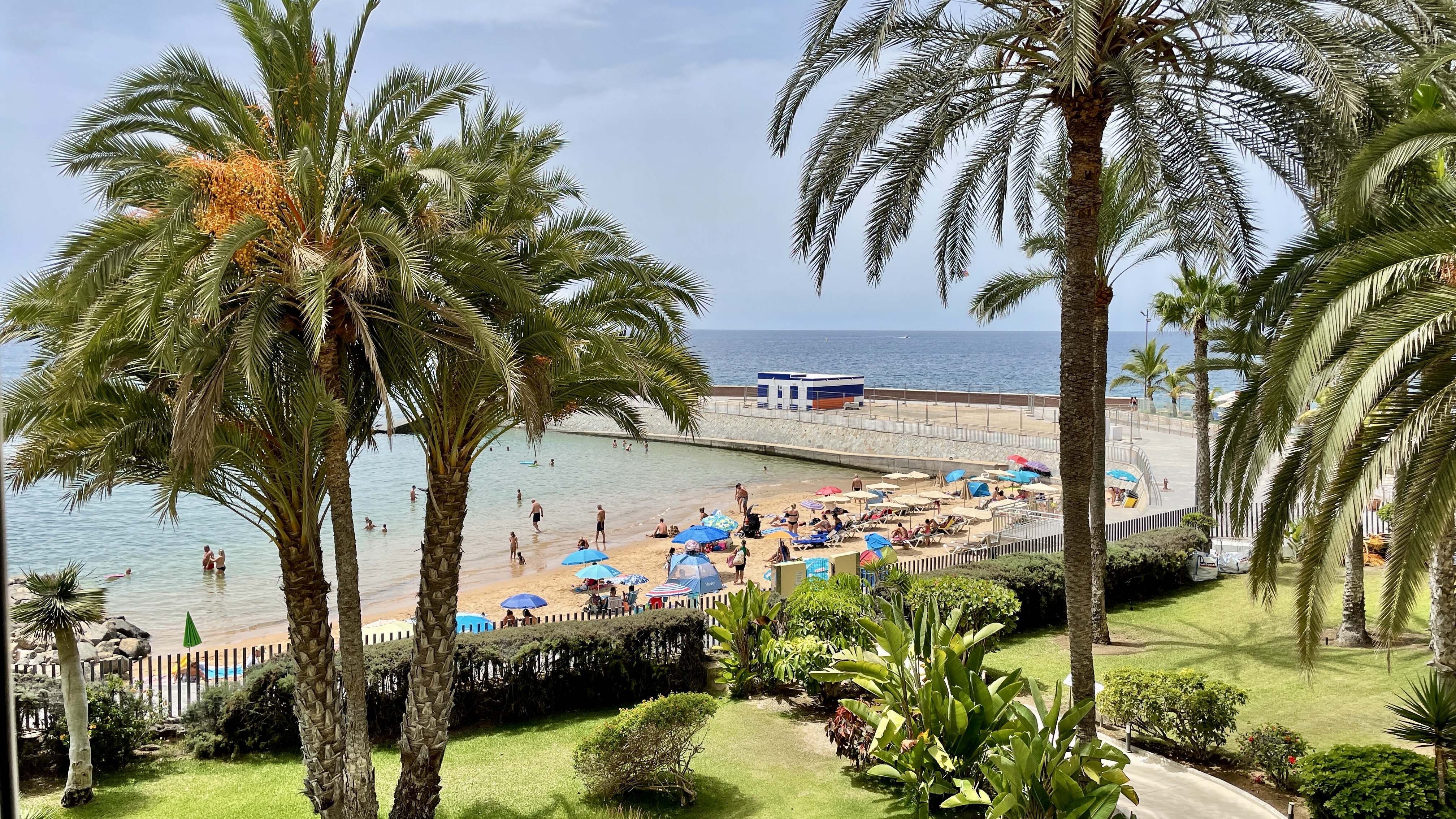 New Studio for 2 right on the beach