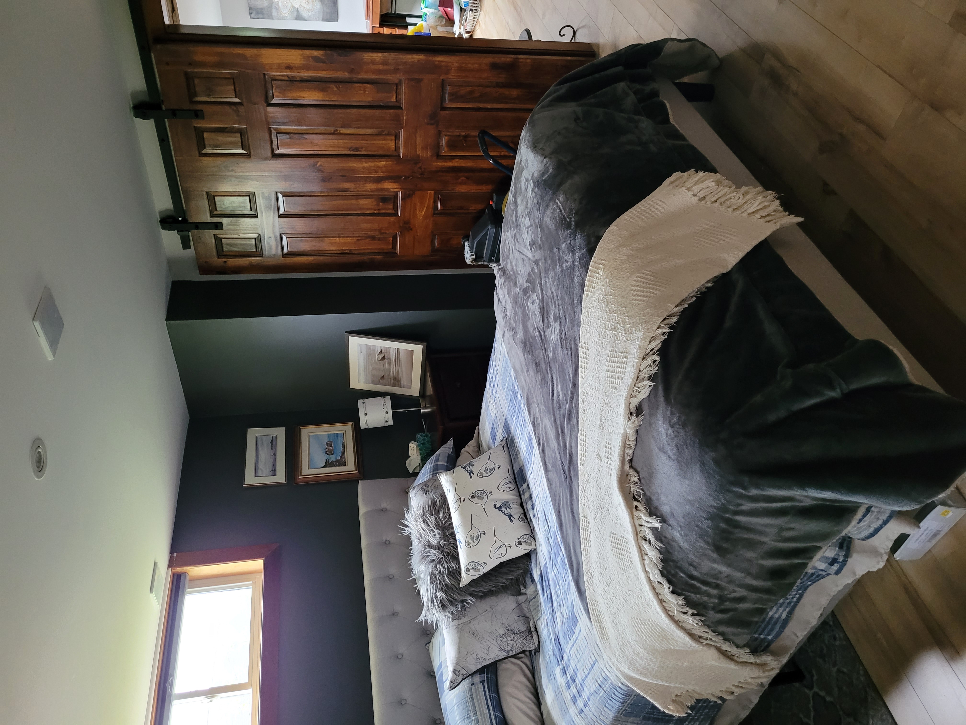 Walking distance to down town, 1 bedroom open area