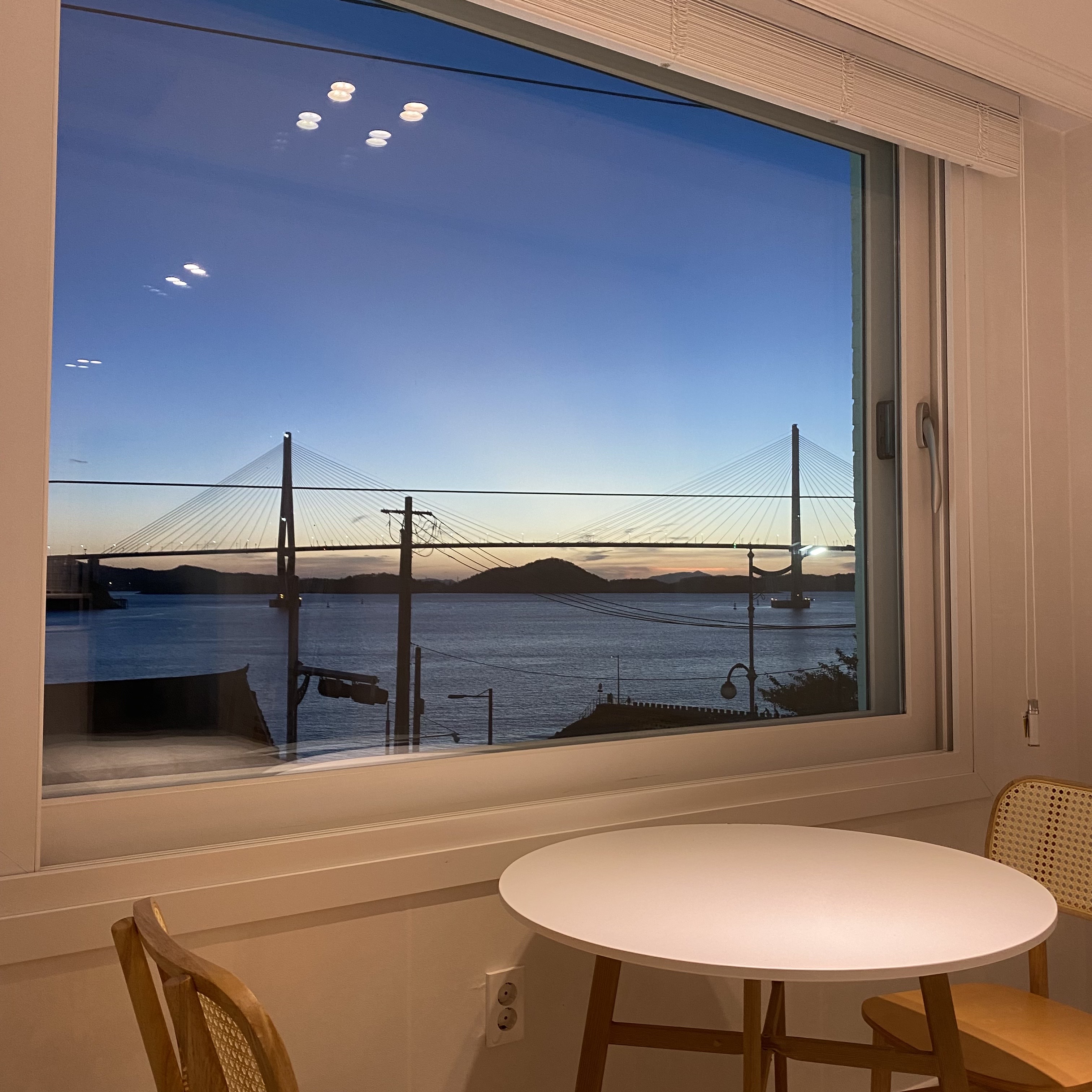 * Ocean View Accommodation * Room 302 with a view of Mokpo Bridge