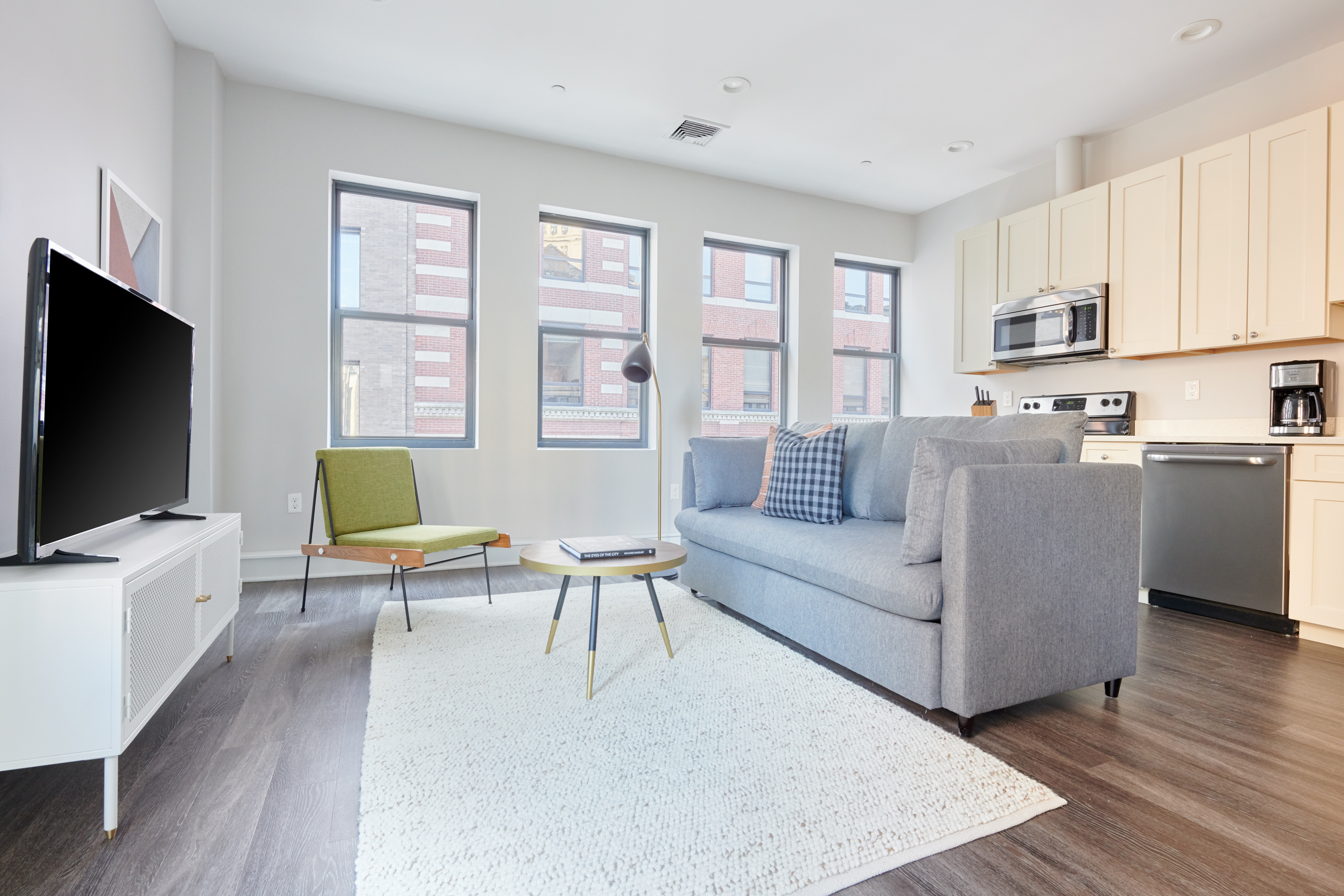 Bright FIDI 1br | Centrally Located — real-estate in Downtown, Boston