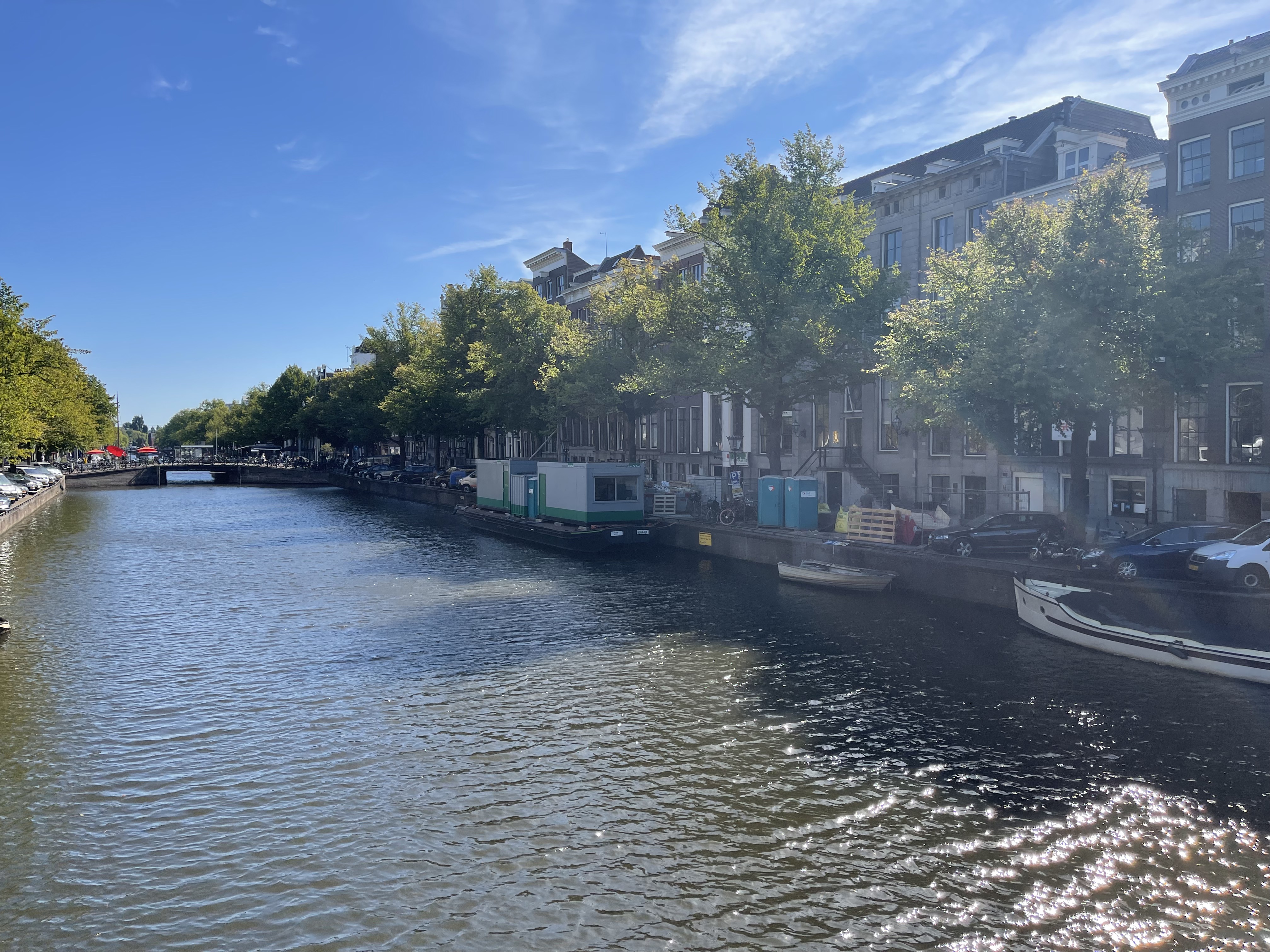 Beautiful Renovated -Canal 2 bdms-Terrace -Lift โ Amsterdam stay
