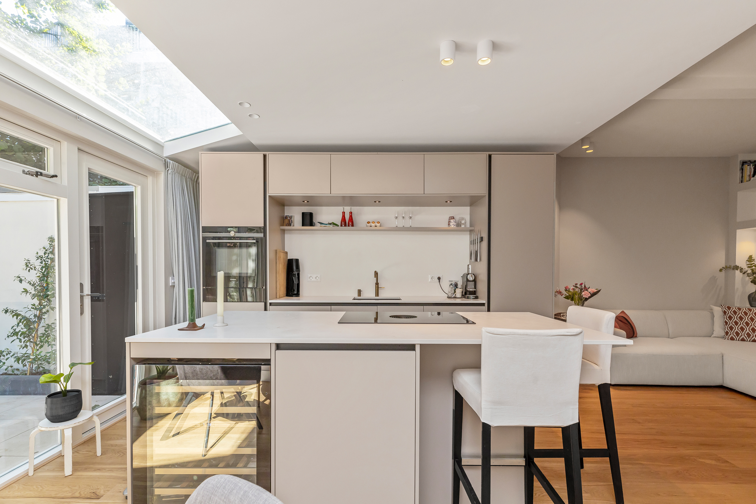 Luxe modern appartement met tuin en gastenverblijf — Amsterdam stay