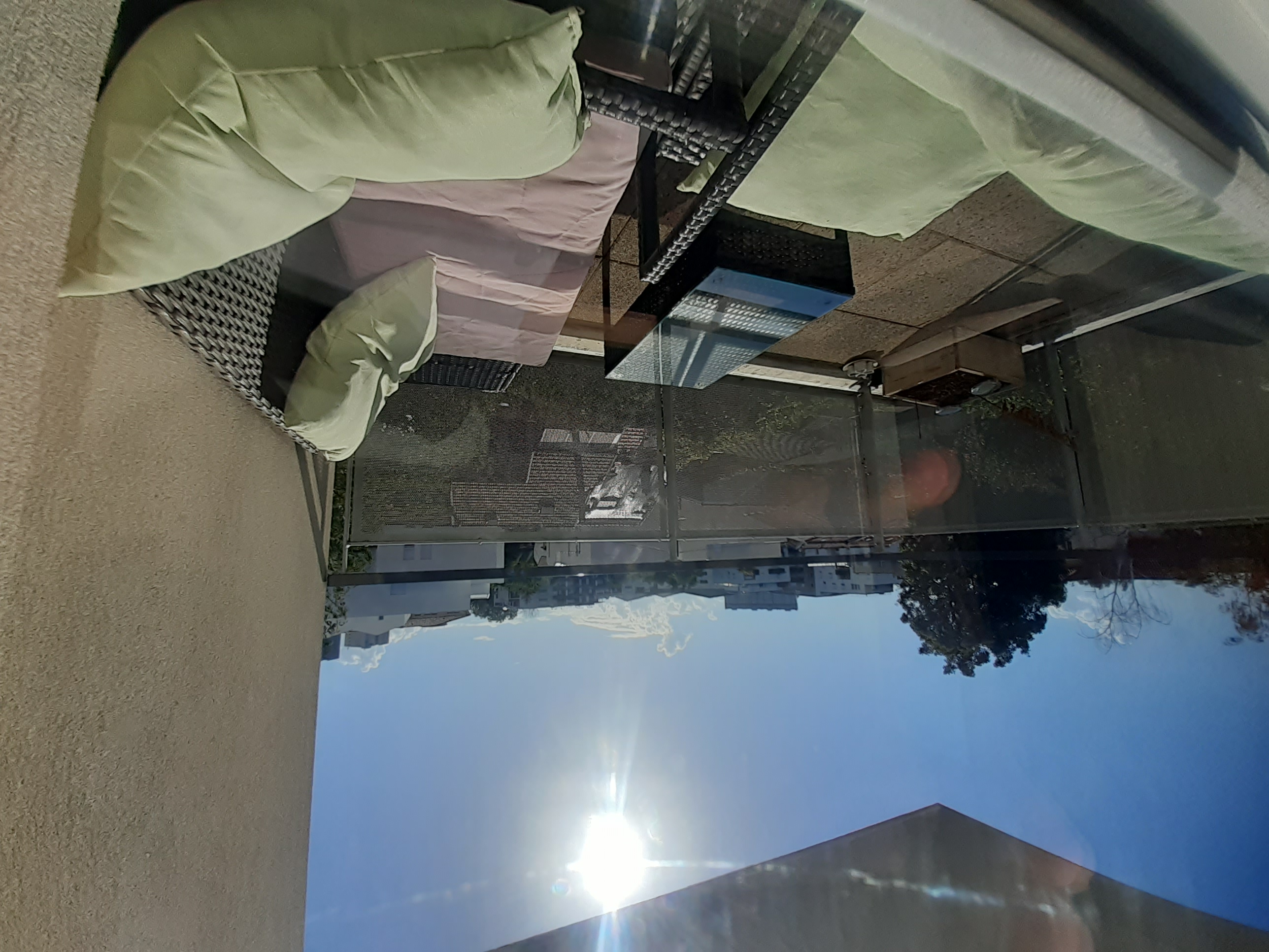 quiet and bright apartment free parking