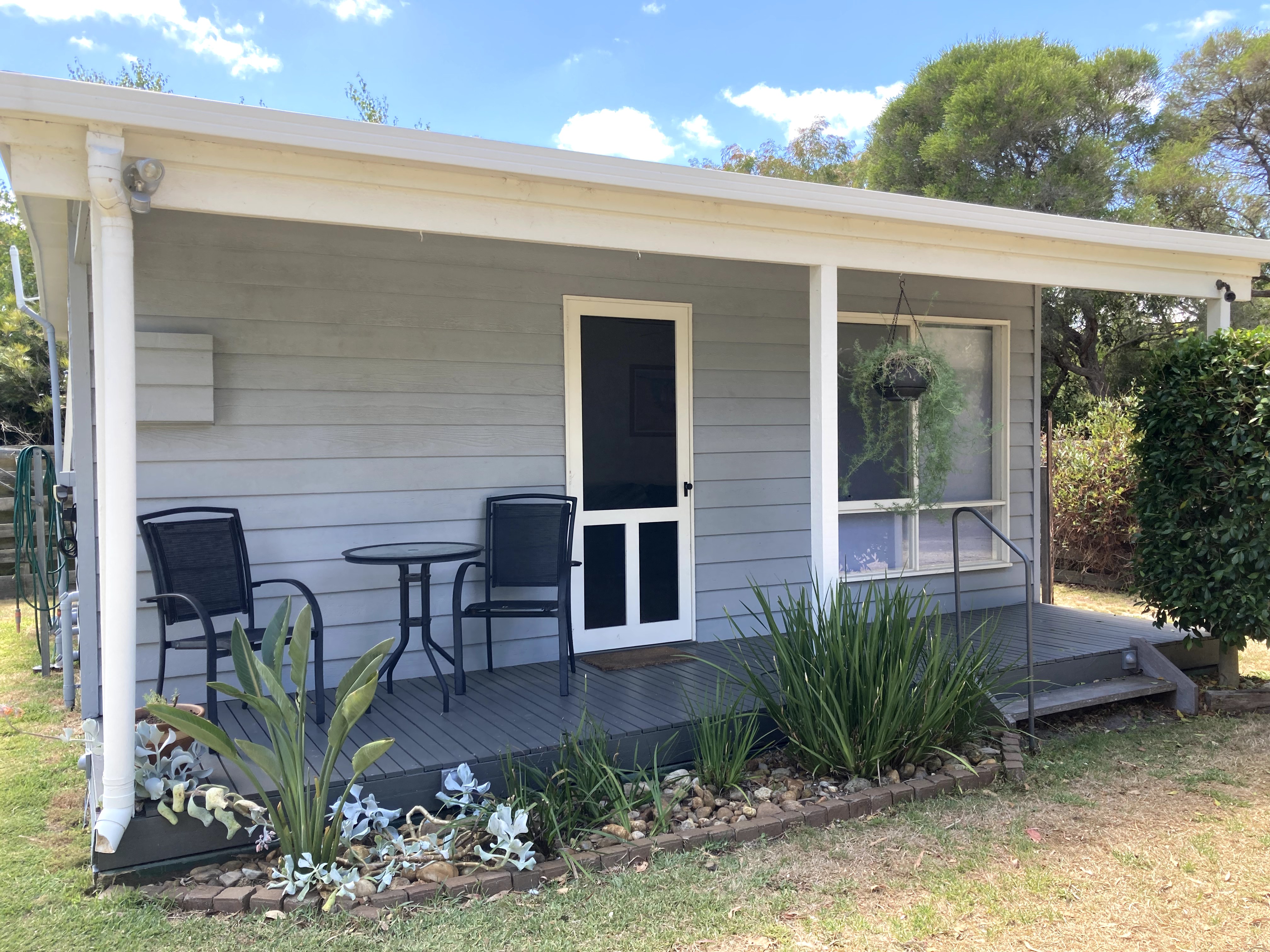 WATERFALL COTTAGE in Rosebud - McCrae, Mornington Peninsula