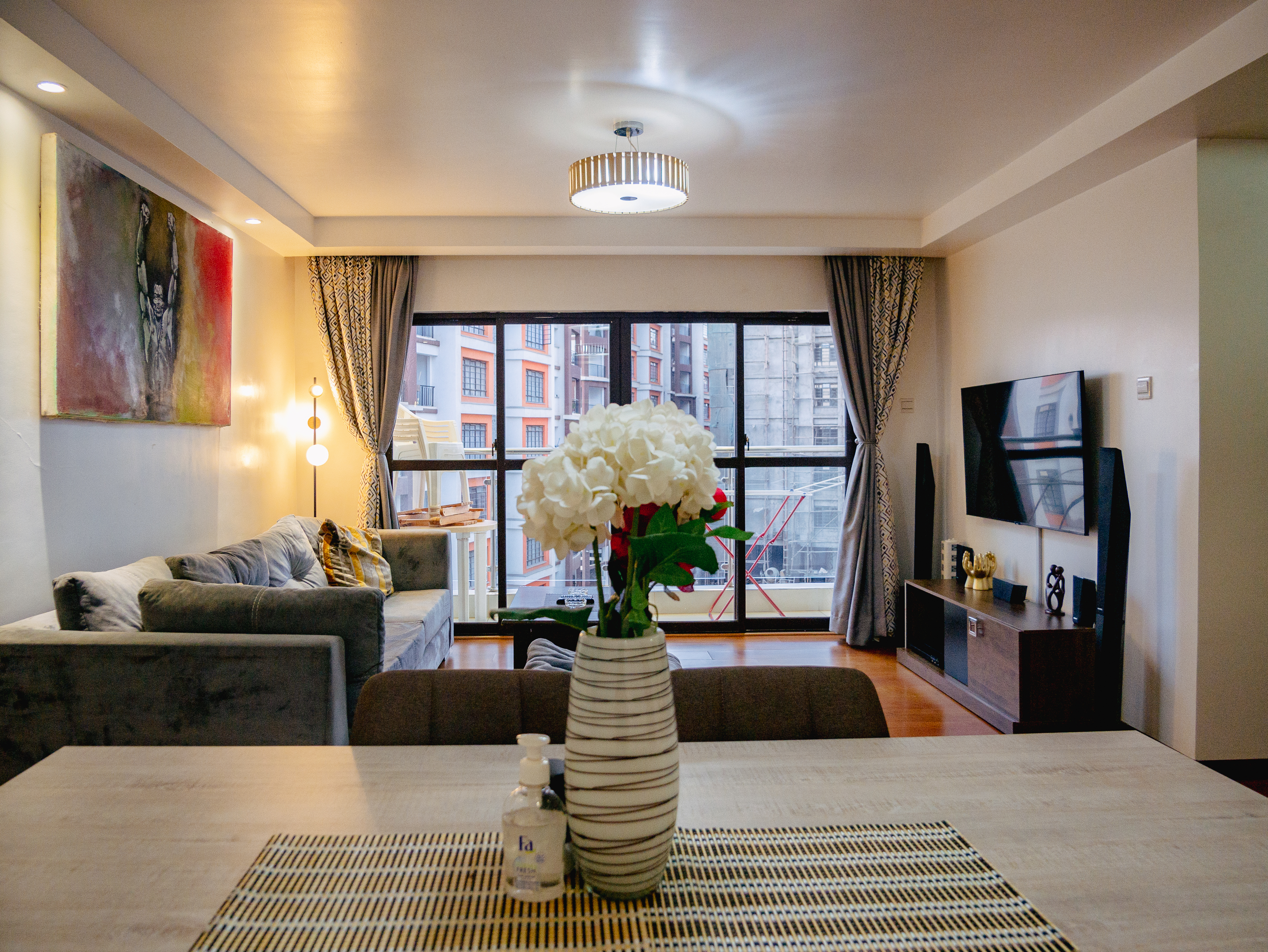 Spacious Ensuite 1-bedroom Workspace with Netflix