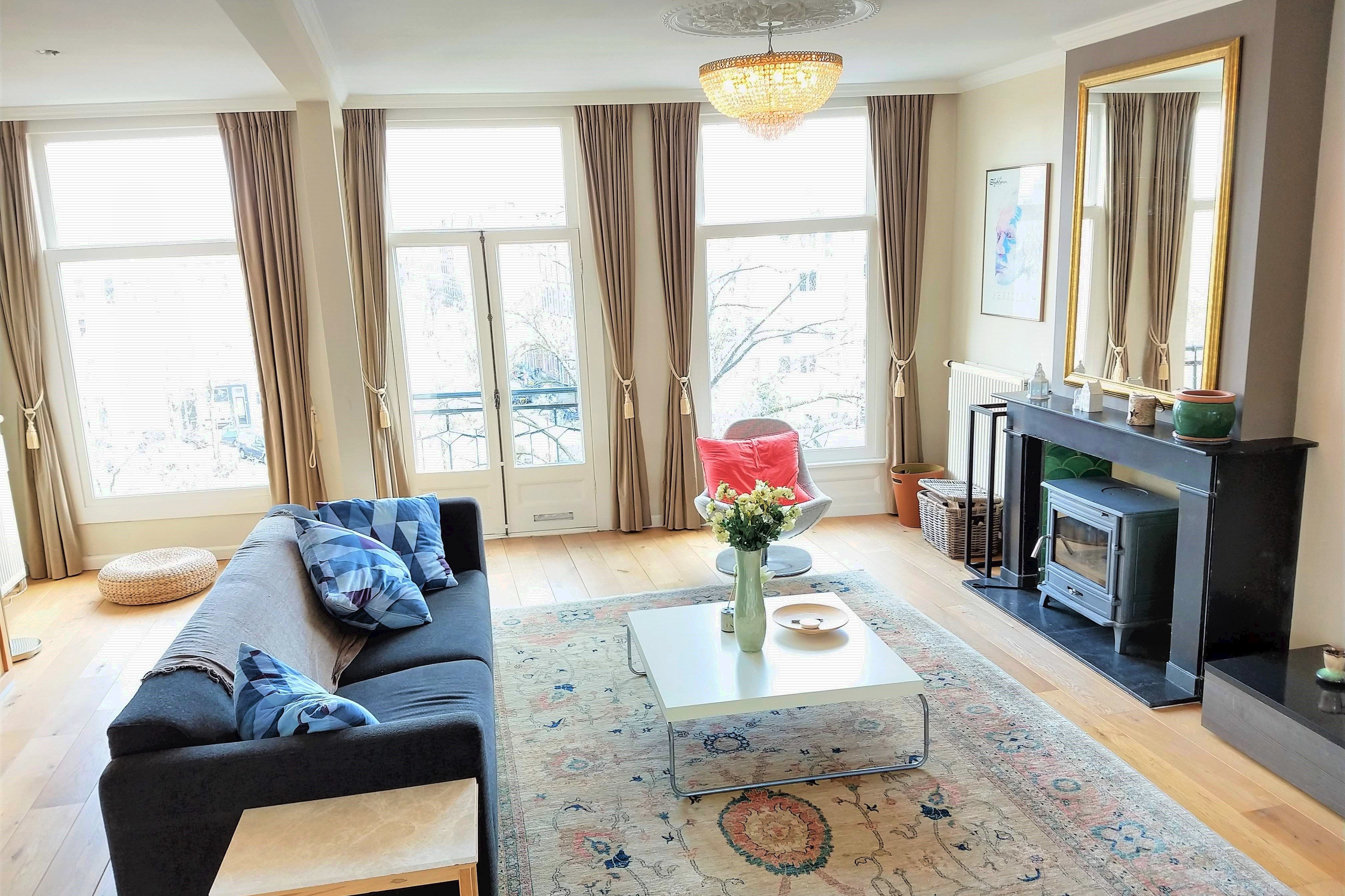 Canal View jacuzzi rooftop — Amsterdam stay