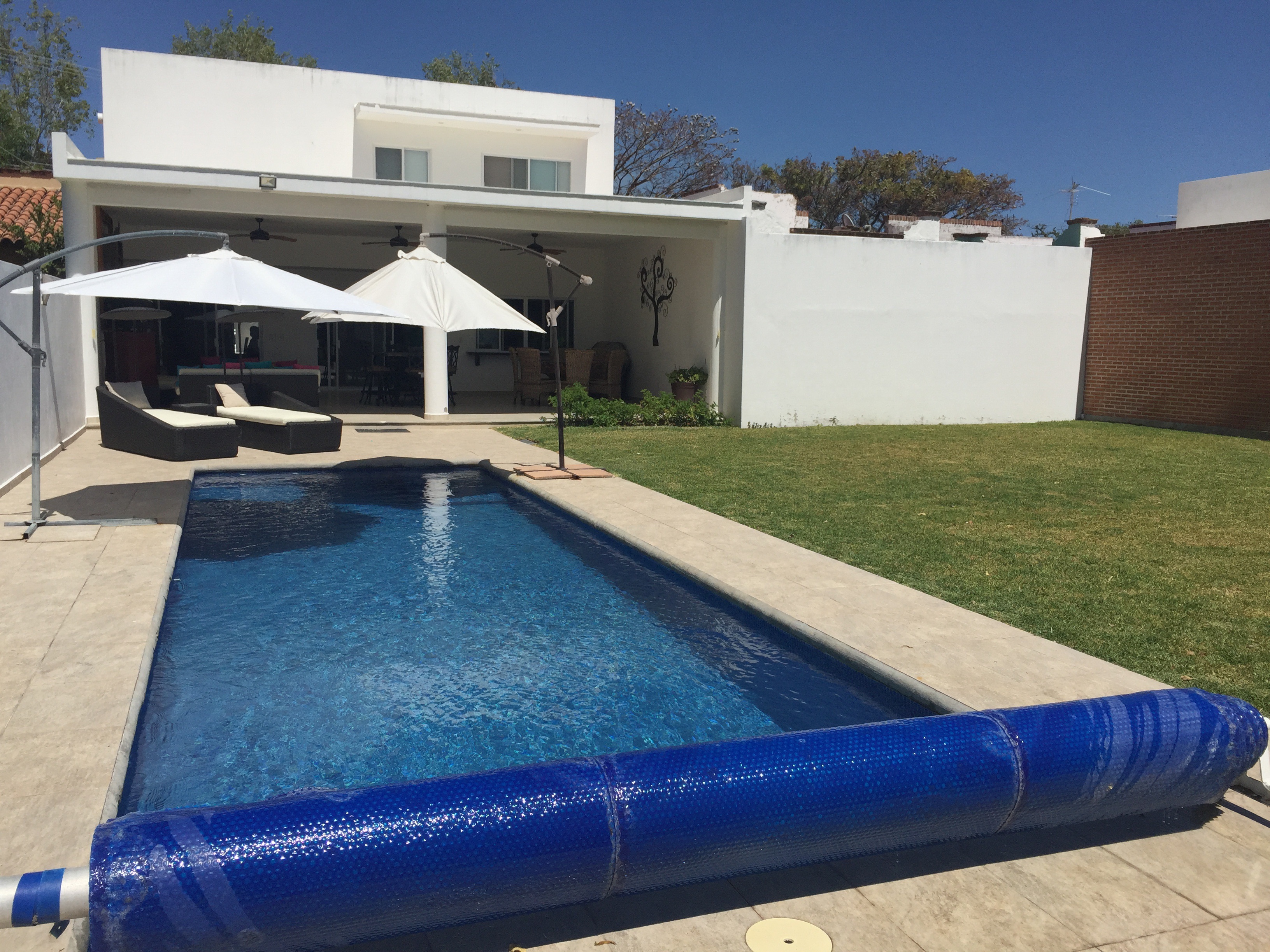 House full of life with swimming pool in Chapala