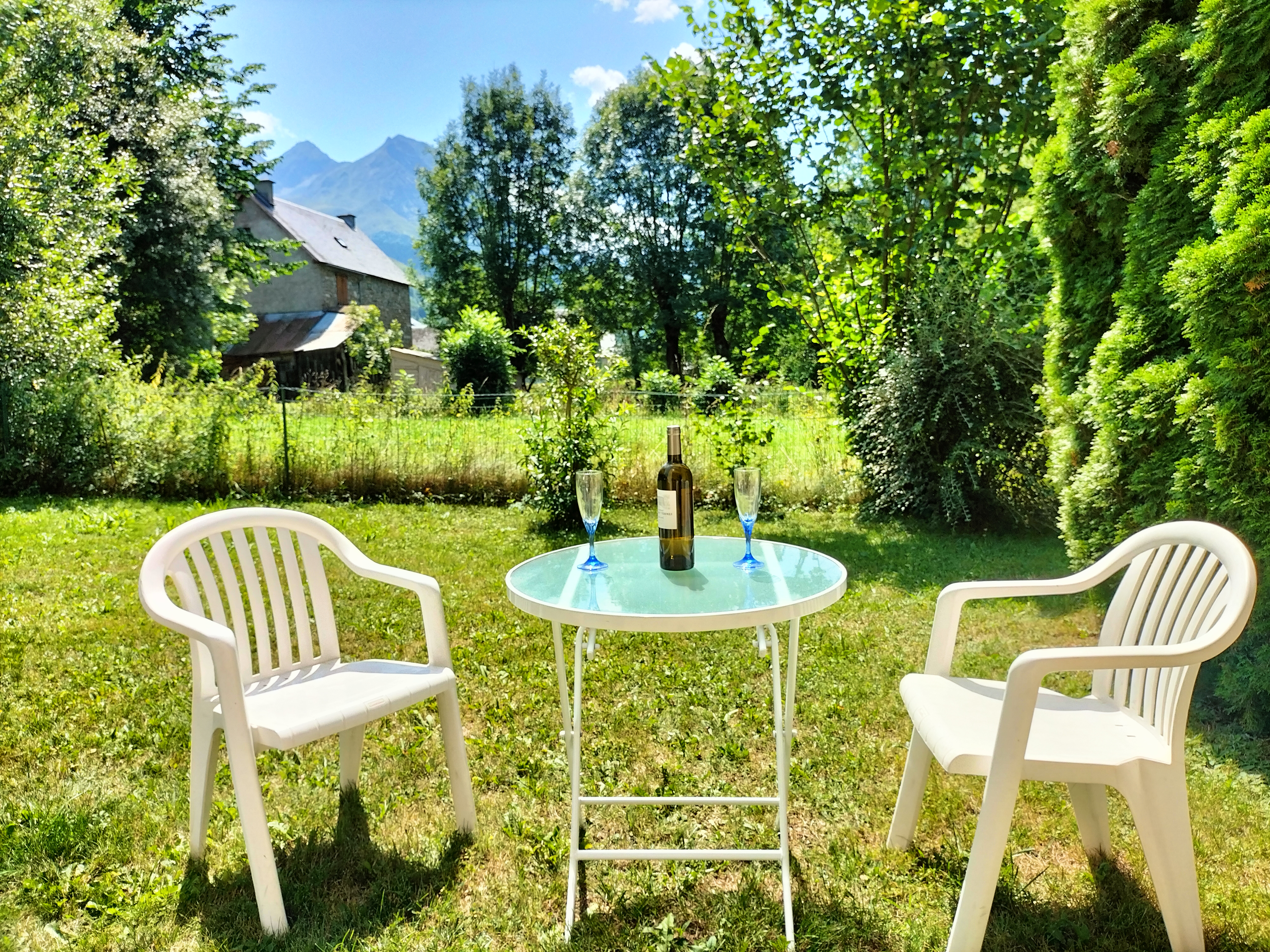 Ranked ground floor apartment Loudenvielle + private parking