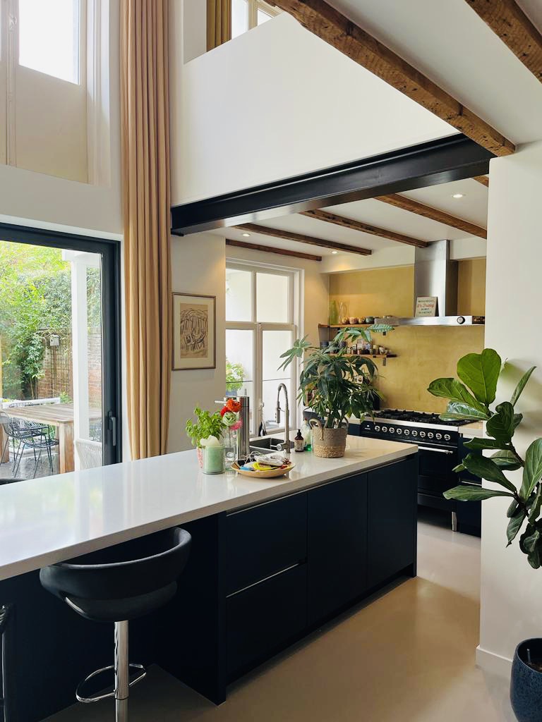 Charming family house near beach and city center — The Hague stay