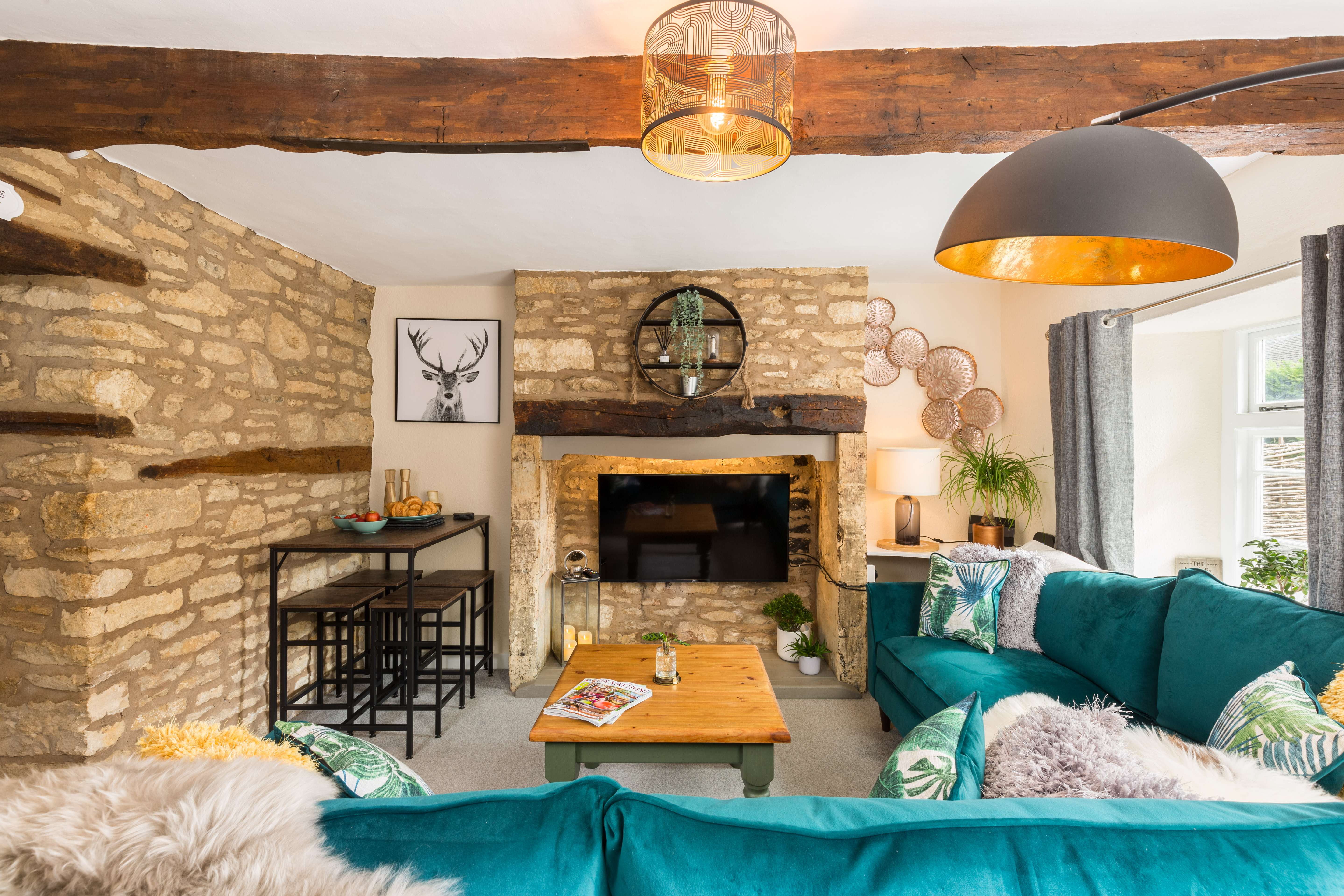 Why Not - charming cottage, Stow central location