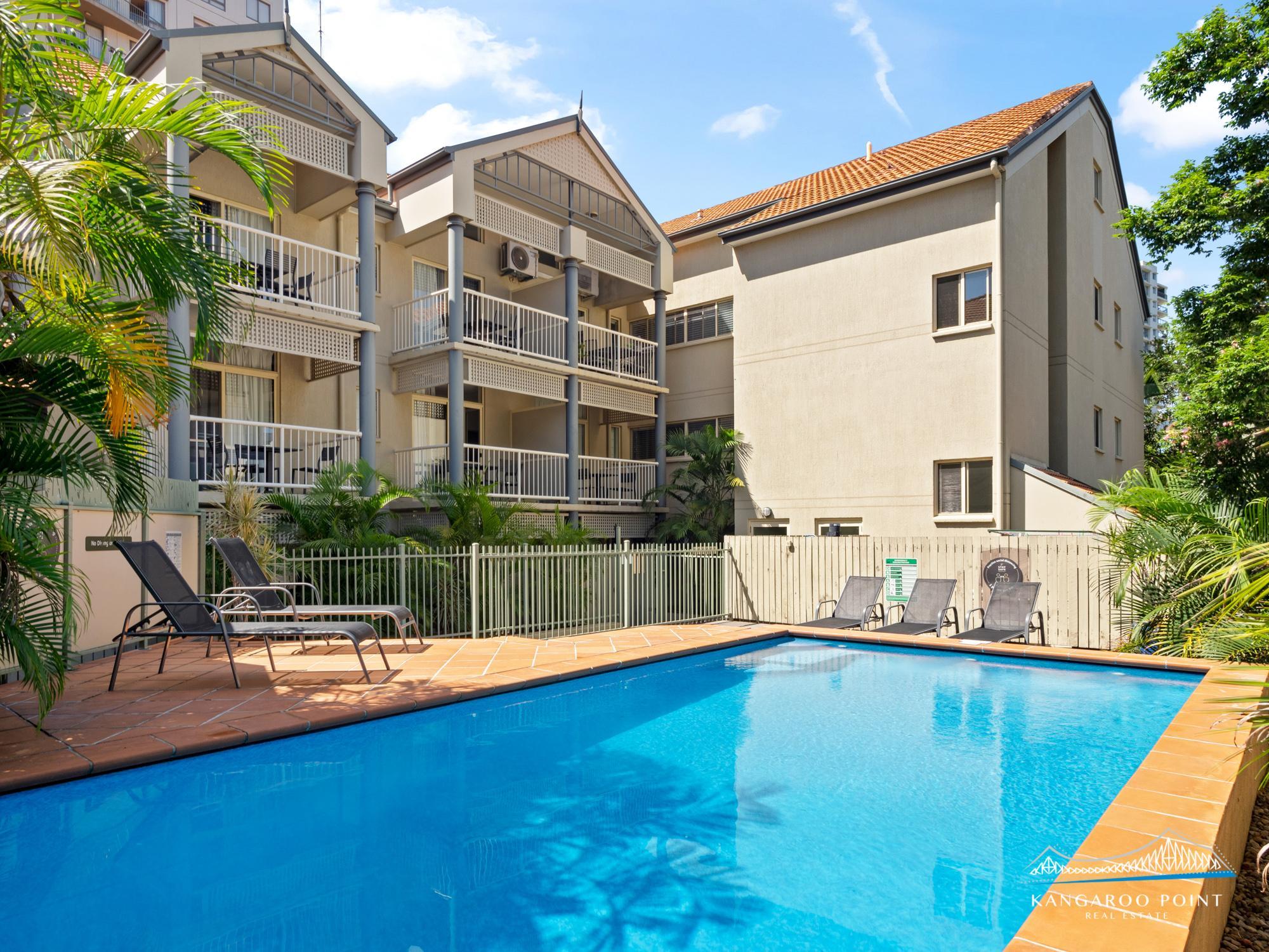 Modern One Bedroom Unit in Heart of Kangaroo Point
