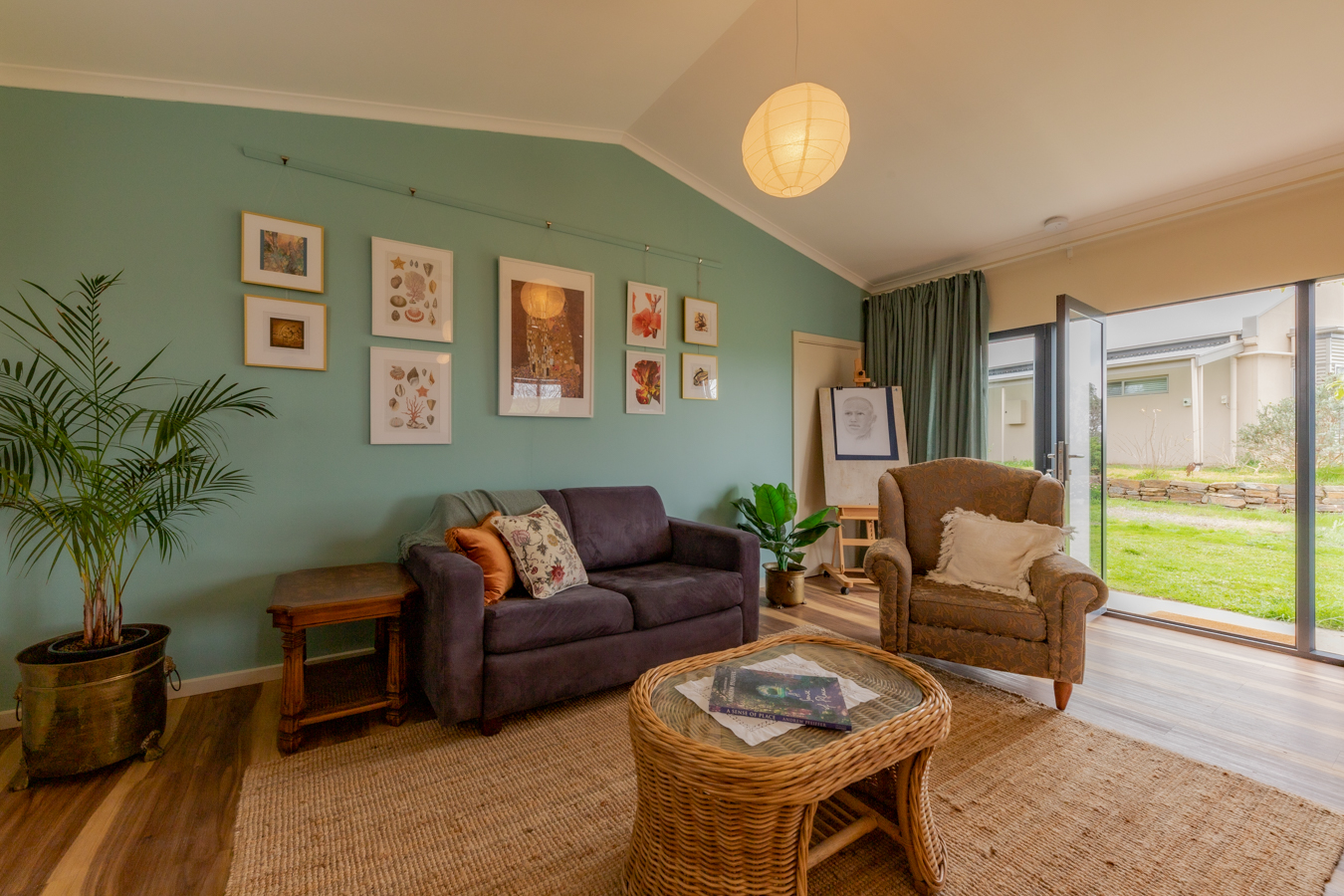 Rural garden studio with BBQ patio and dog park in Eden Valley, Barossa Valley