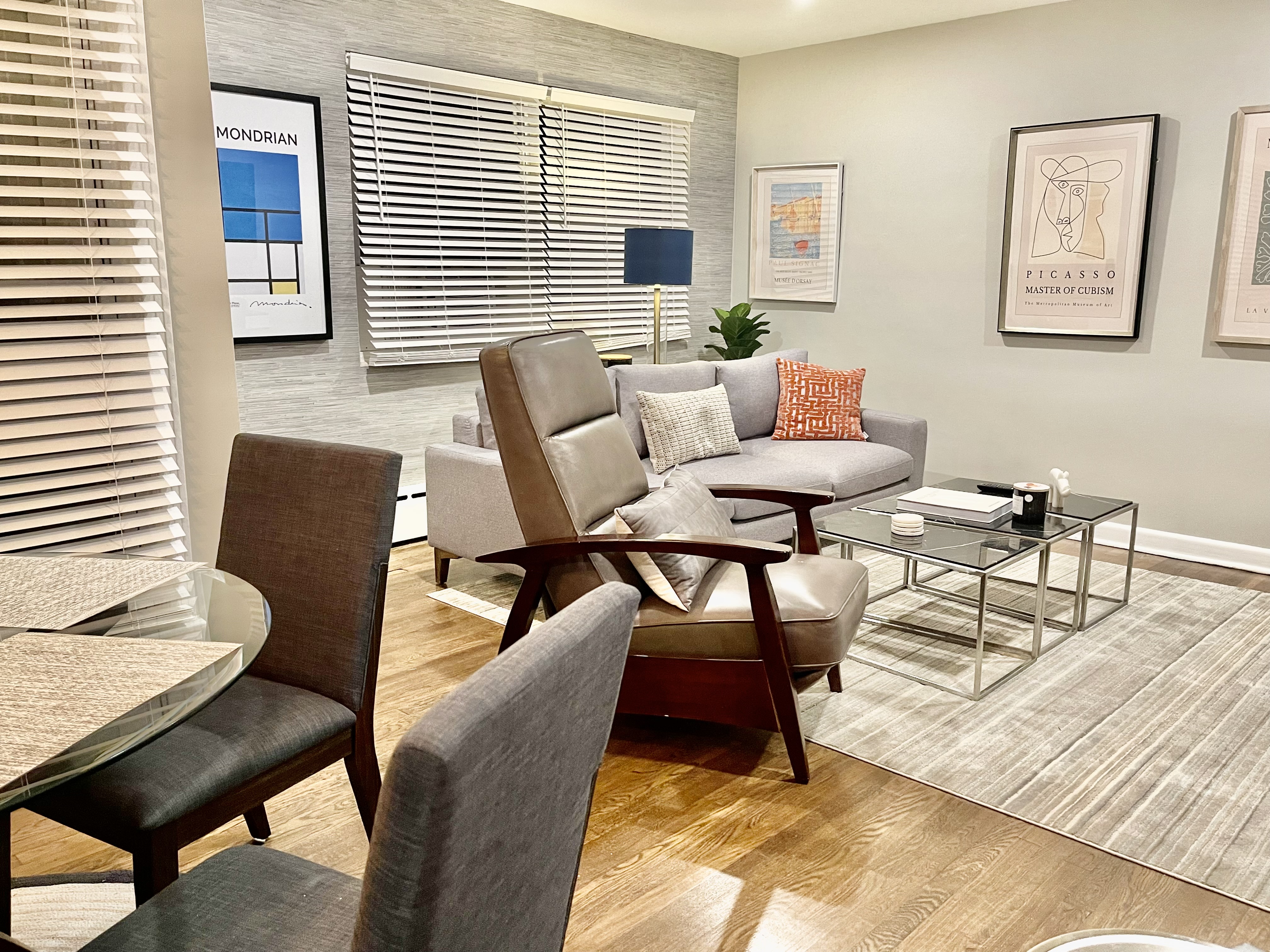 2 Br -Symphony on the Park - Gorgeous Design
