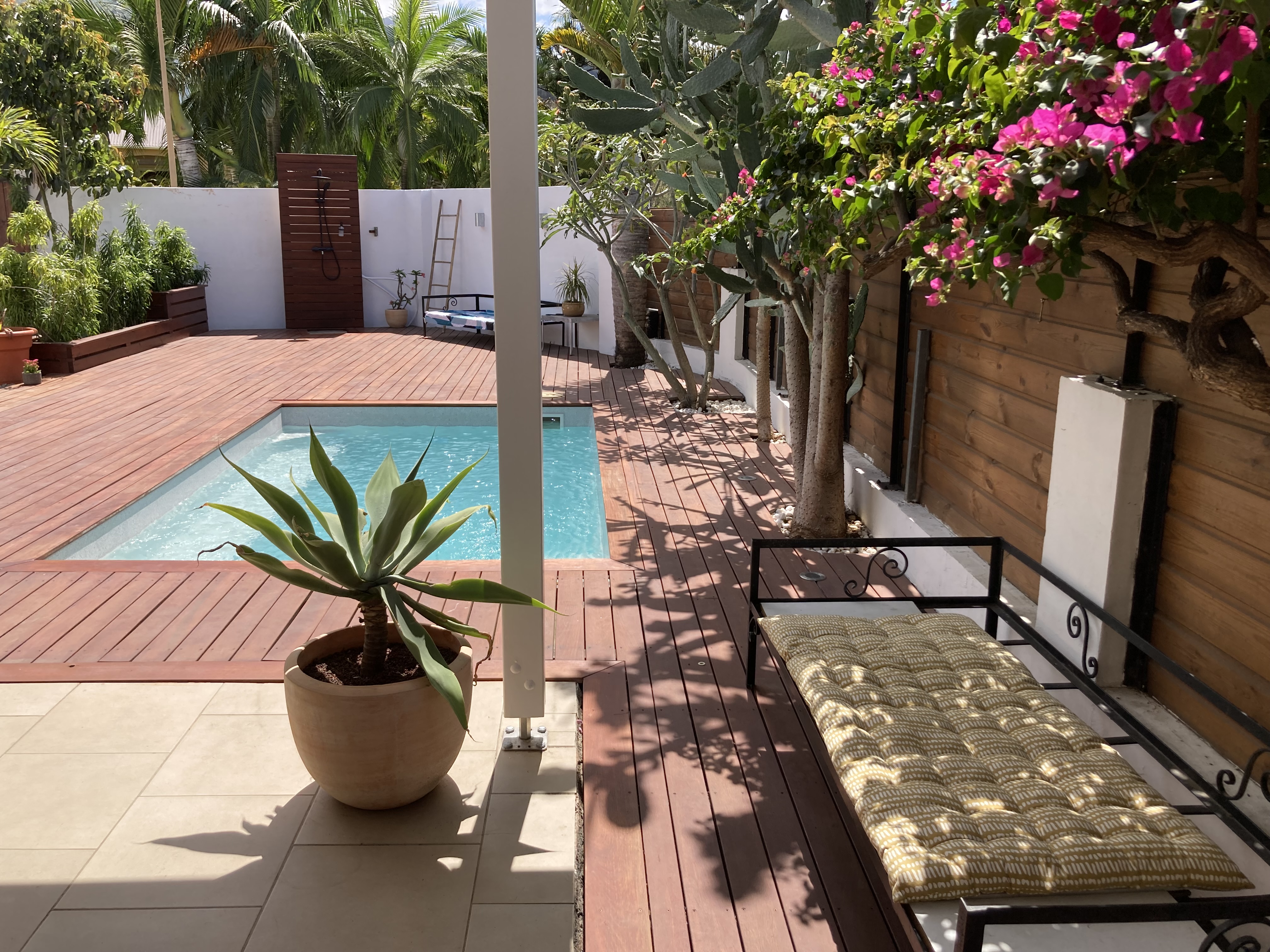 Warm house with pool