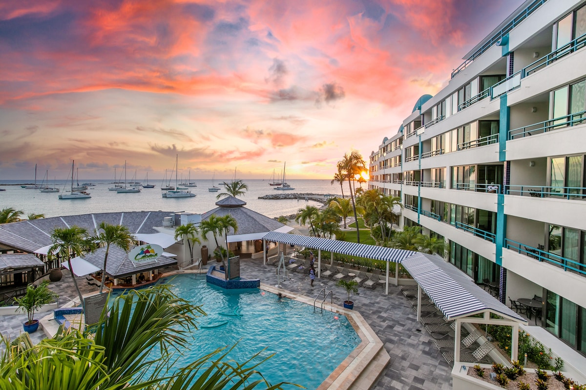 Beautiful 2 Bedroom Ocean View Suite