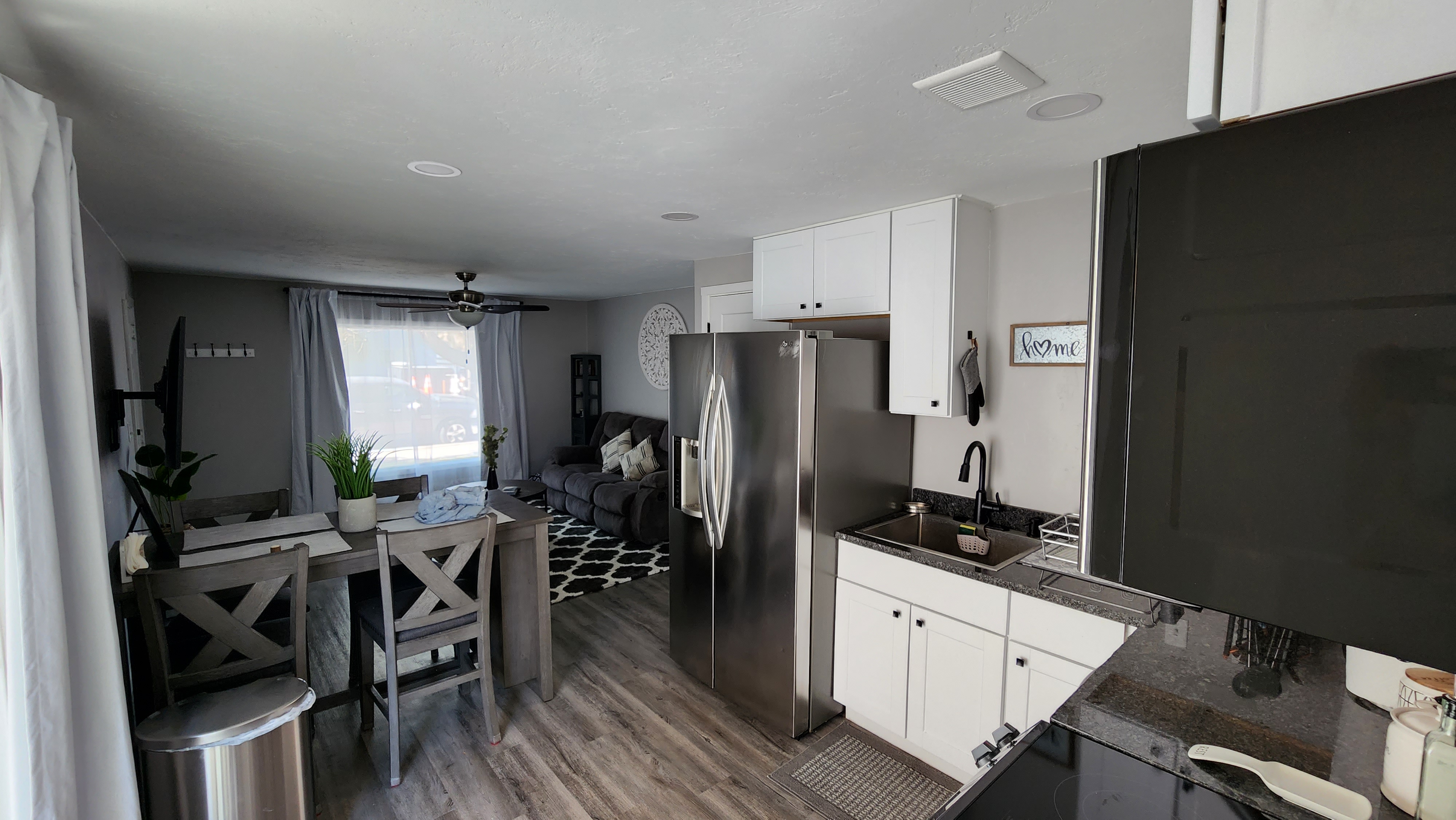 Old Town Modern Living with patio & yard