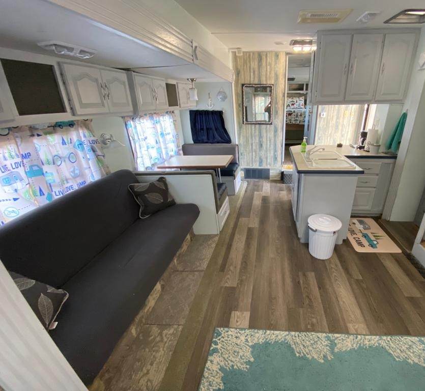 Ms.Annie 1 bedroom camper with amenities.