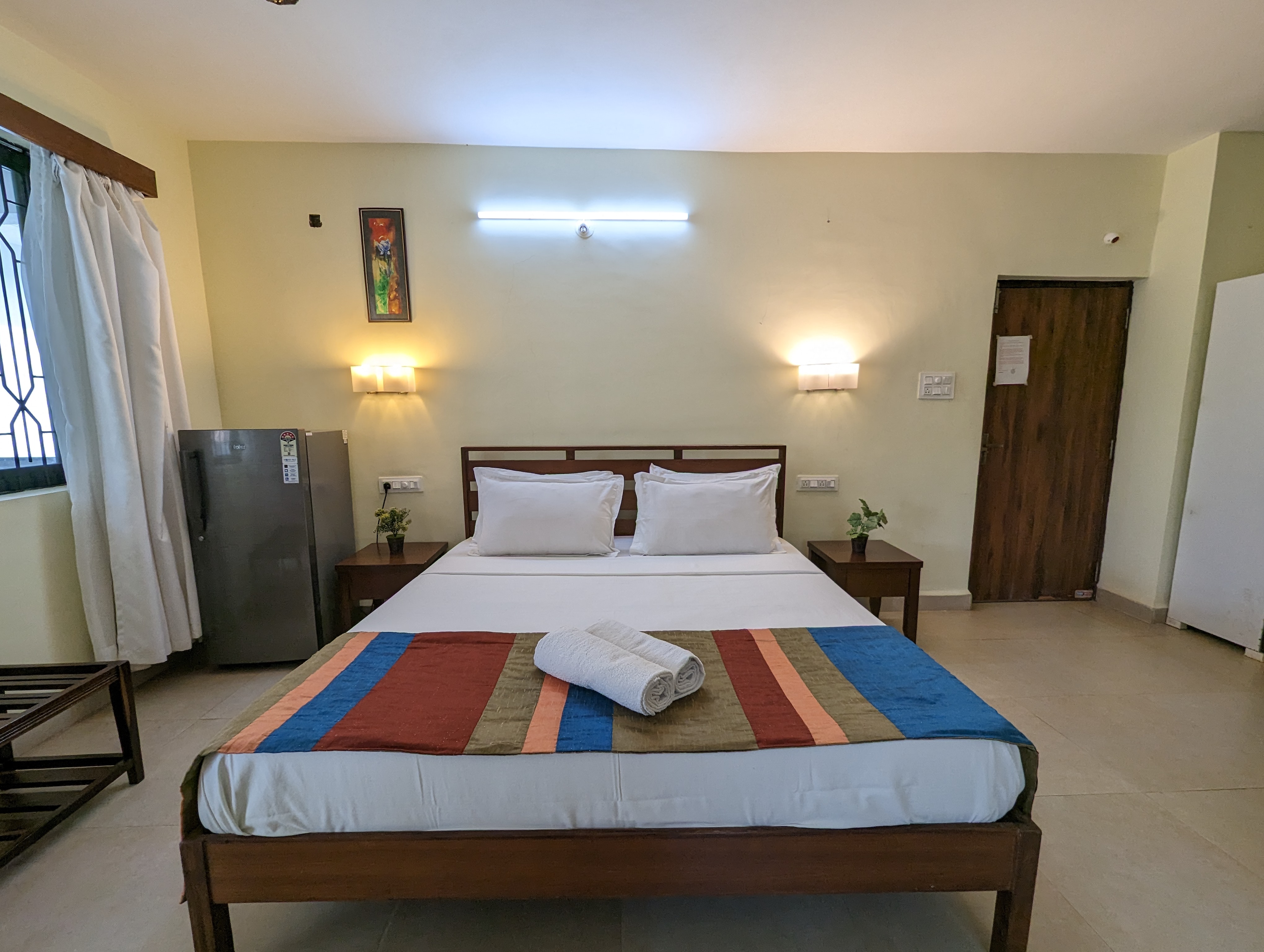 Deluxe AC Apartment near the beach